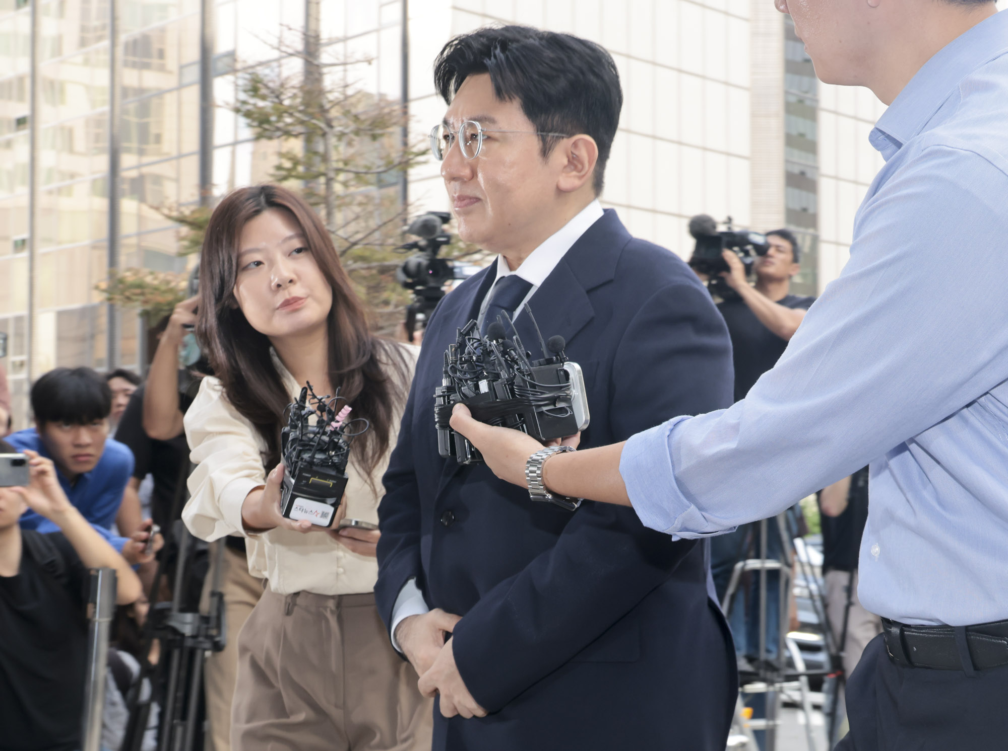 방시혁;방시혁하이브;방시혁재판;방시혁경찰;방시혁피의자;방시혁마포경찰청