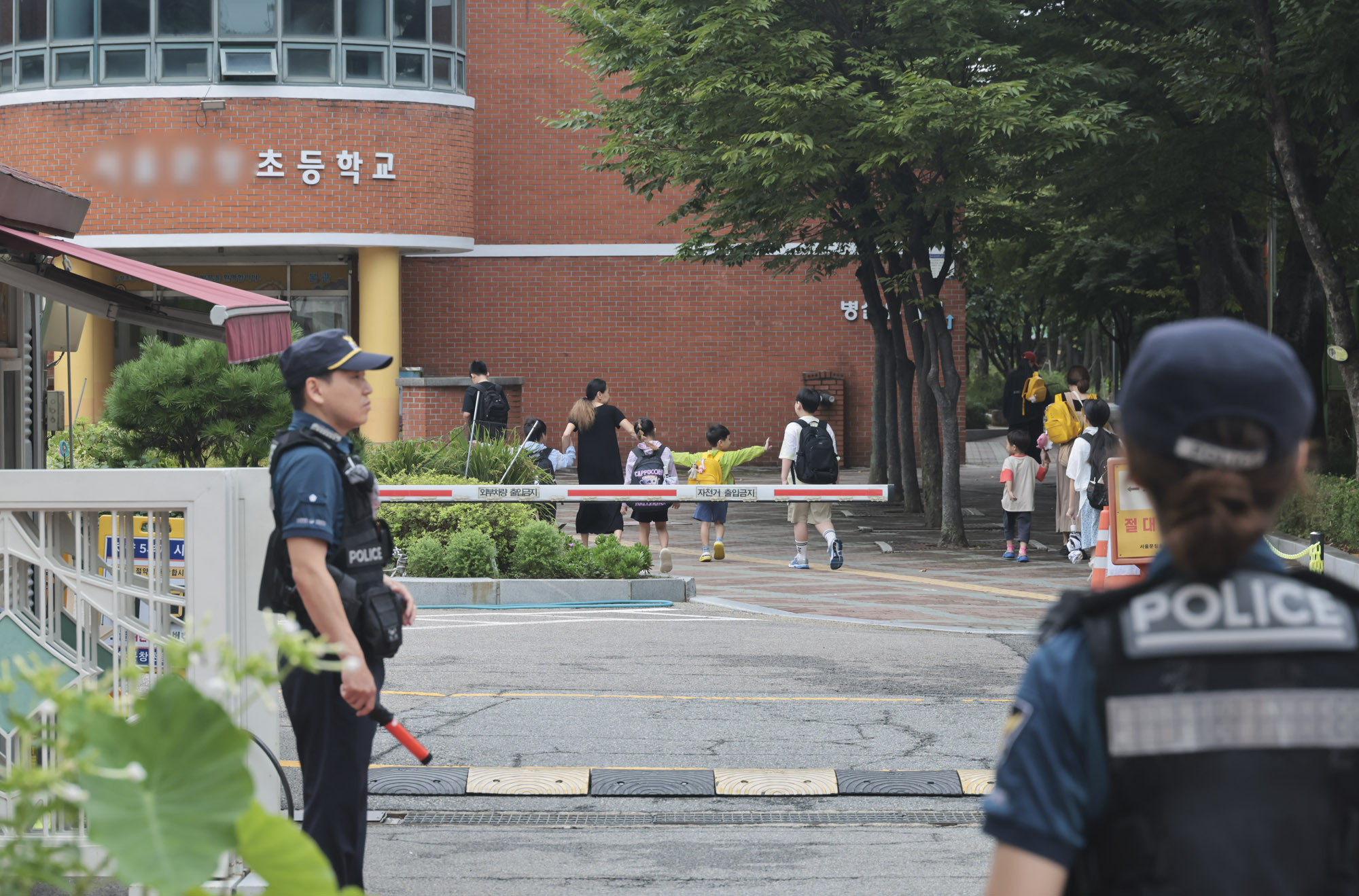 초등학교경찰순찰;초등학교경찰;학교앞경찰;인신매매;초등학생유인;학교앞경찰