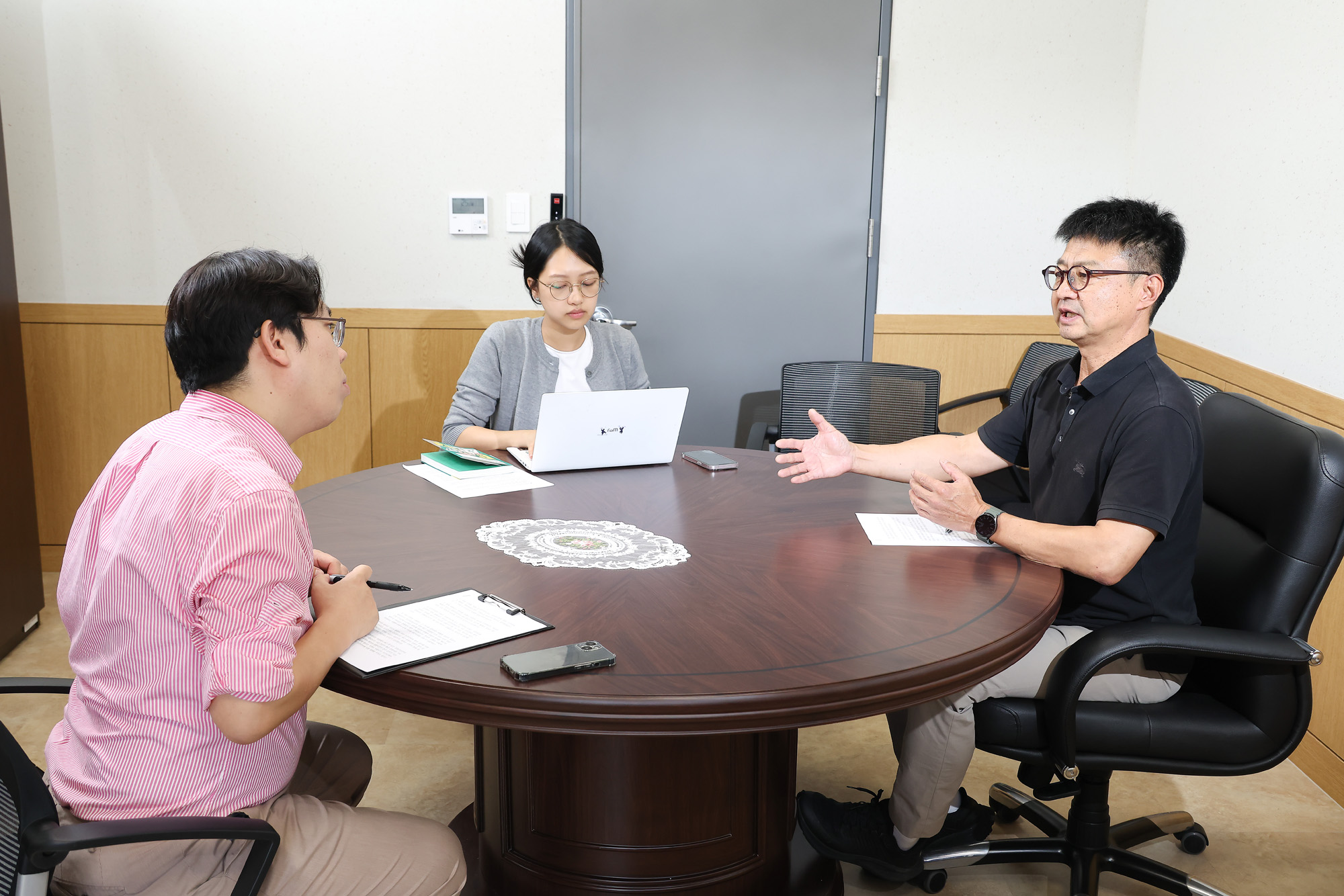 강원택;서울대;정치;우석경제관;유튜버;정치평론