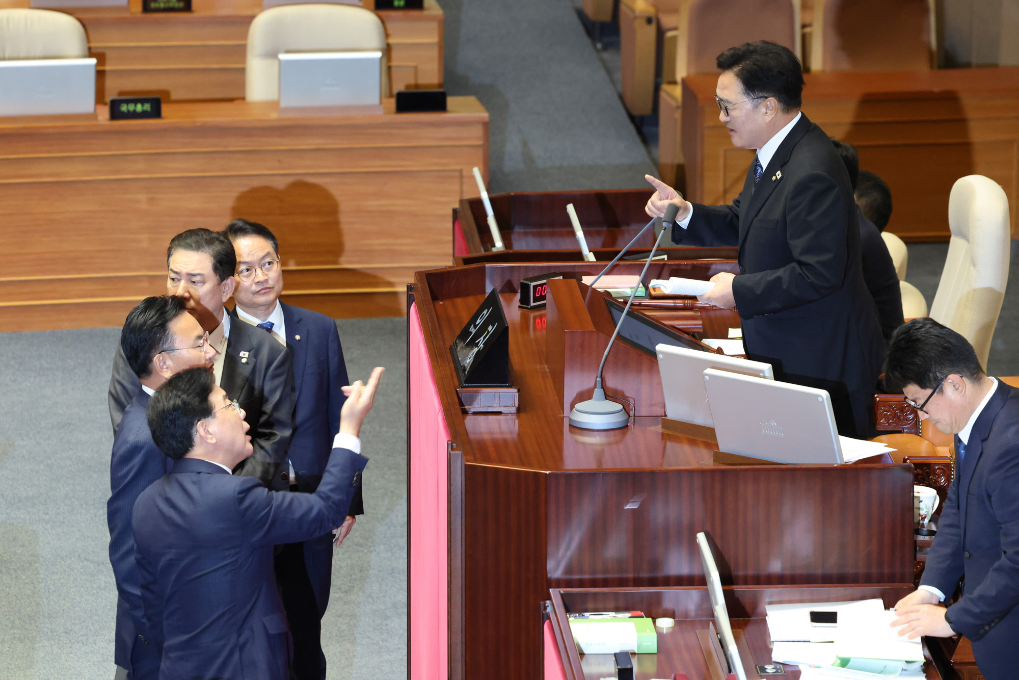 정치;국회;본회의;우원식;송언석;김병기;패스트트랙지정안건