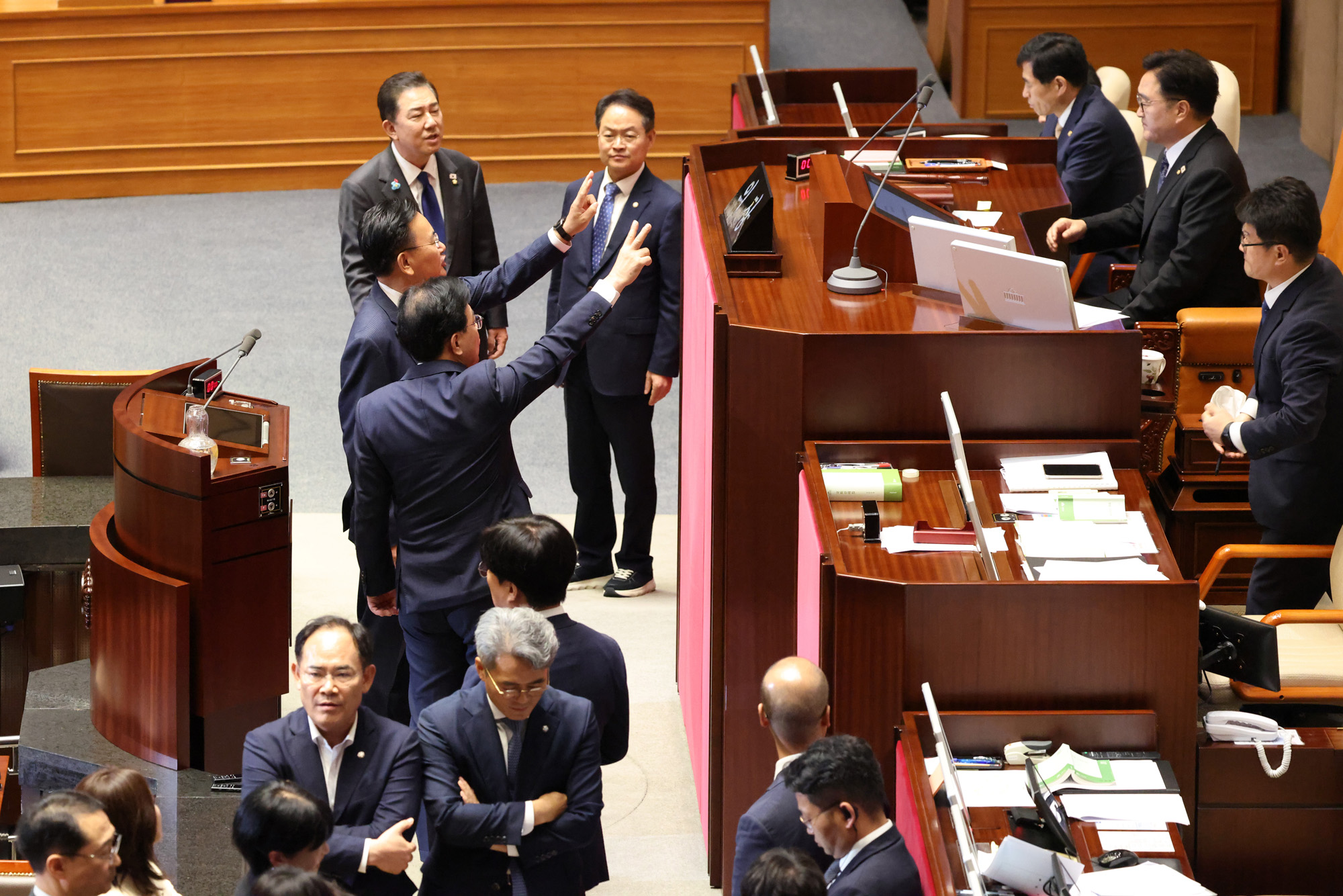정치;국회;본회의;우원식;송언석;김병기;패스트트랙지정안건