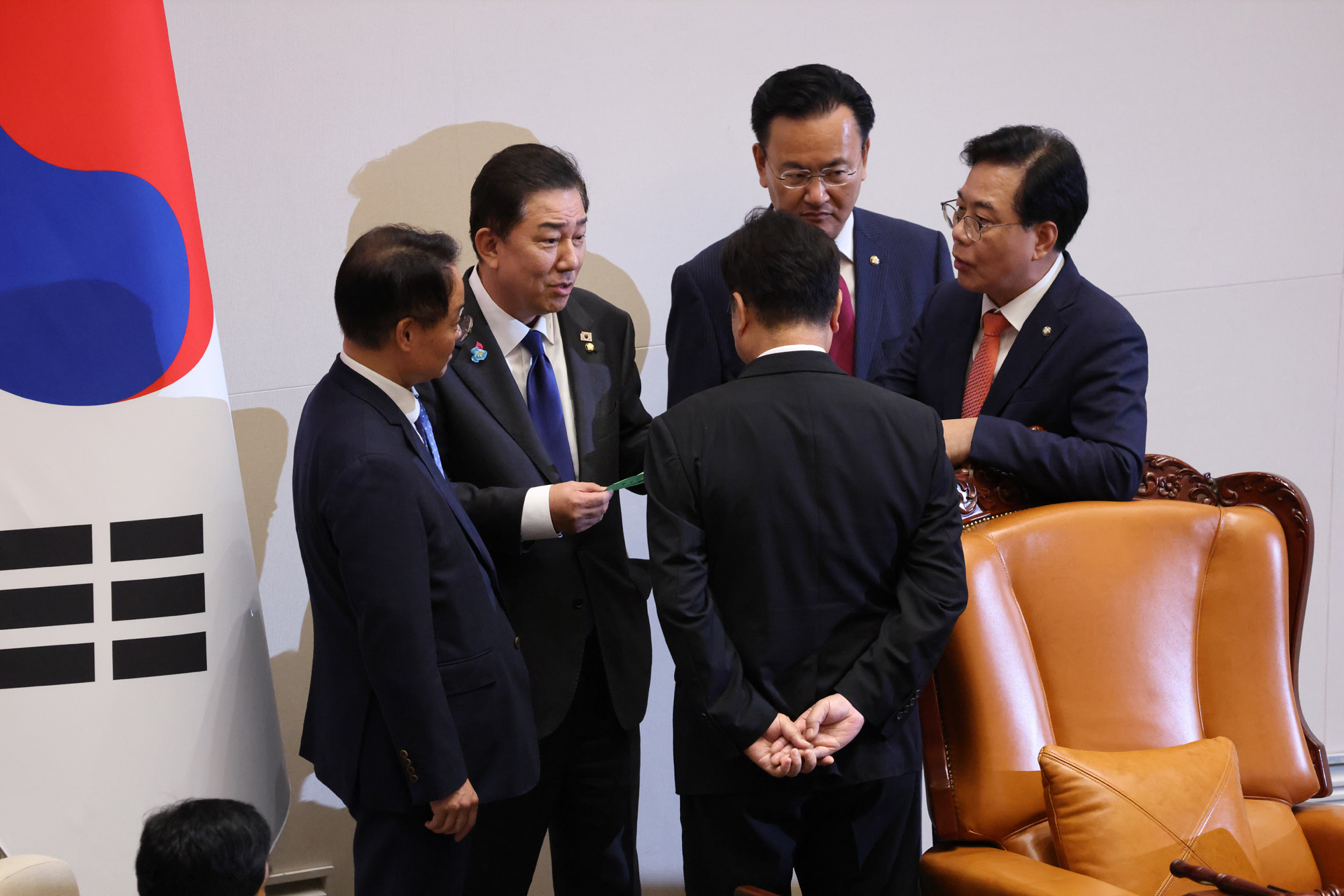 정치;국회;본회의;우원식;송언석;김병기;패스트트랙지정안건