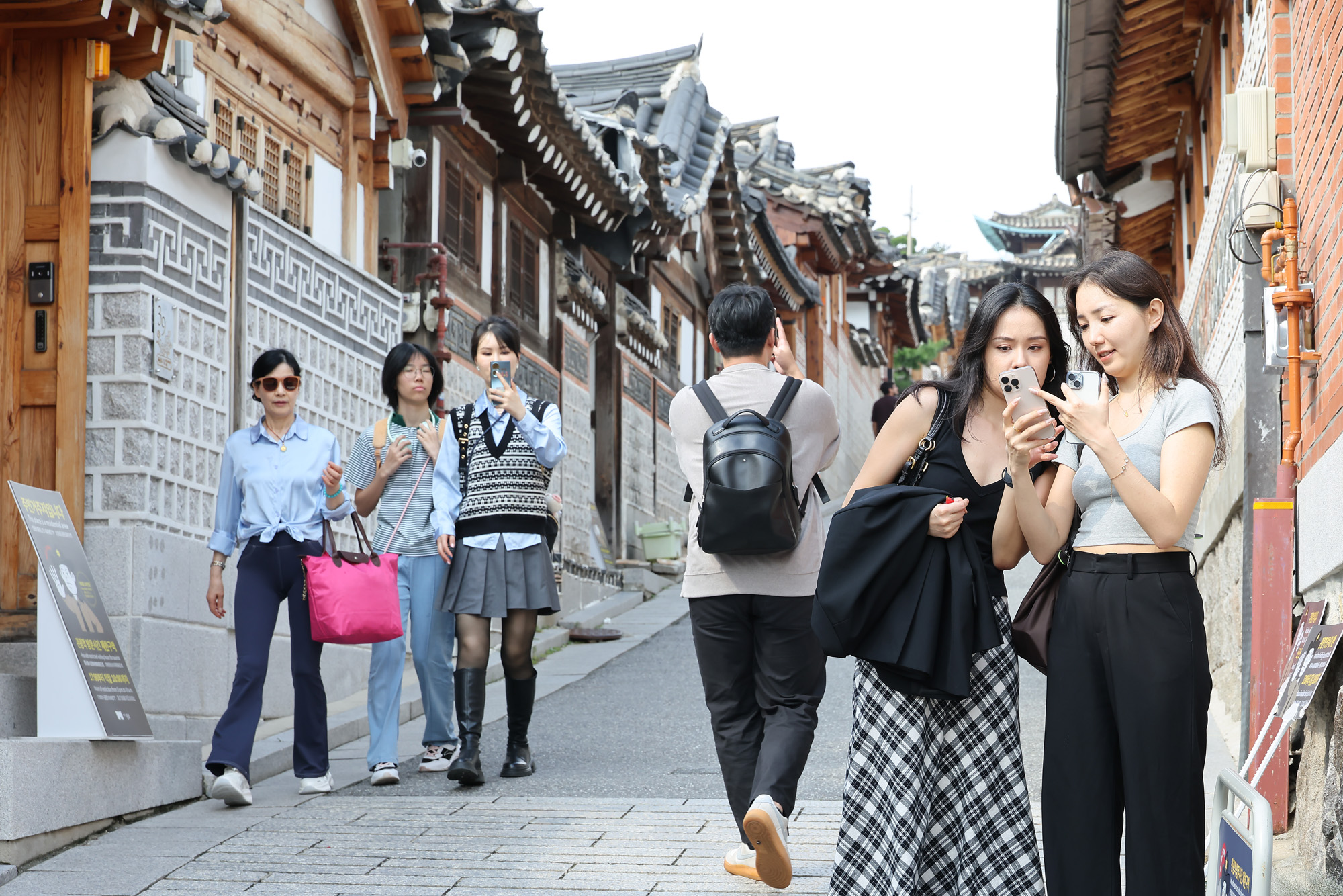 케이팝 데몬 헌터스;북촌;한옥마을;외국관광객;넷플릭스;에니메이션;케데헌