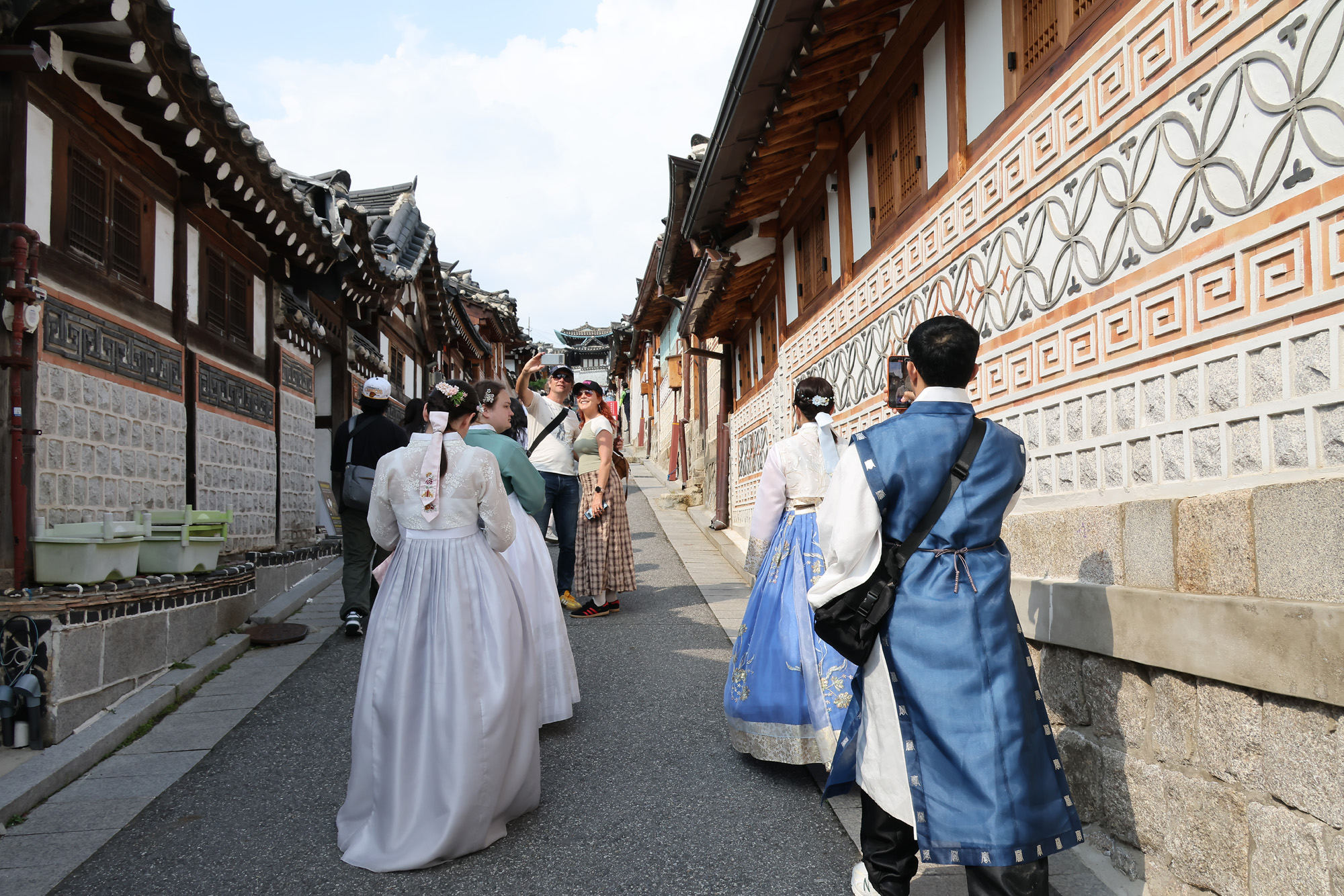 케이팝 데몬 헌터스;북촌;한옥마을;외국관광객;넷플릭스;에니메이션;케데헌