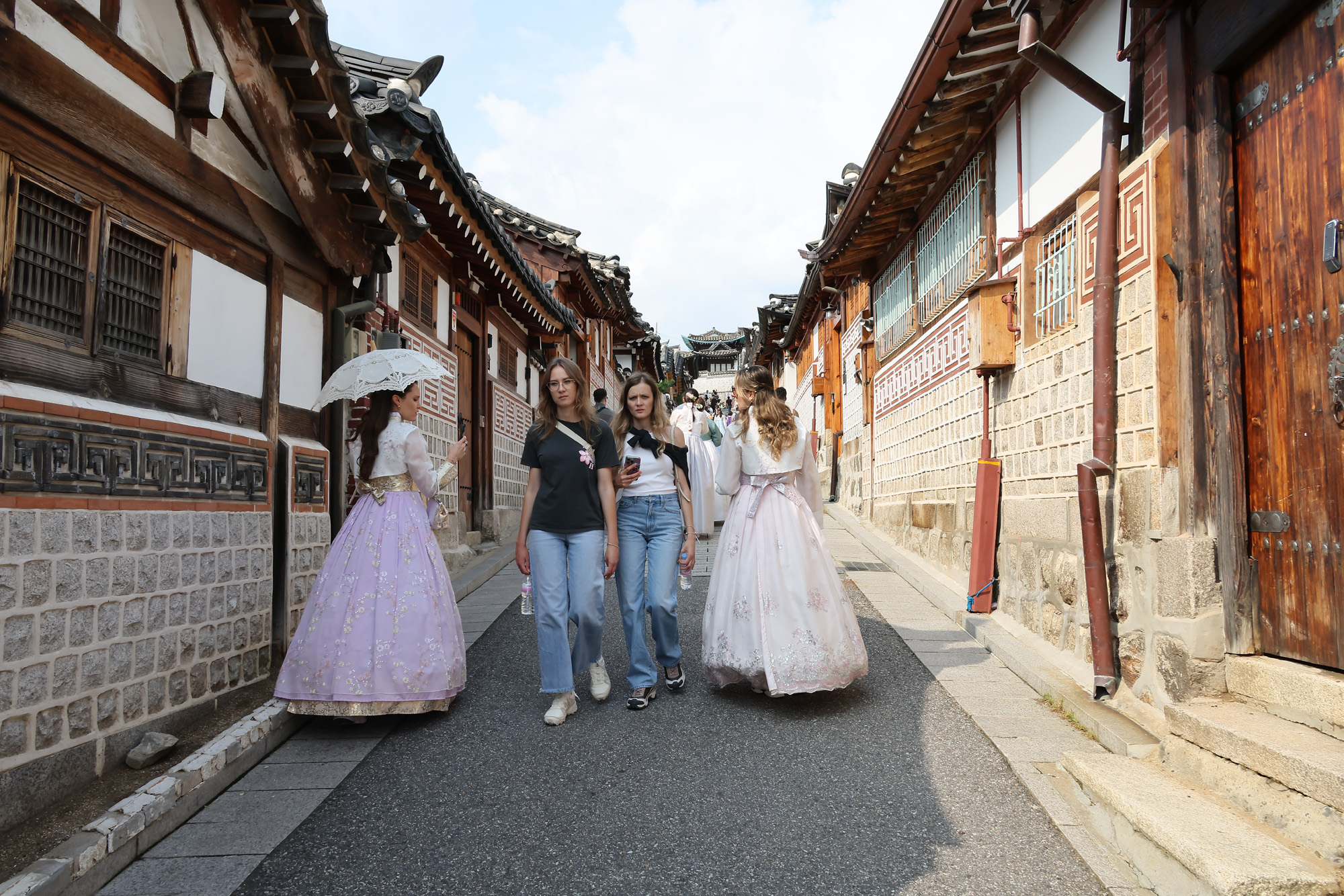 케이팝 데몬 헌터스;북촌;한옥마을;외국관광객;넷플릭스;에니메이션;케데헌