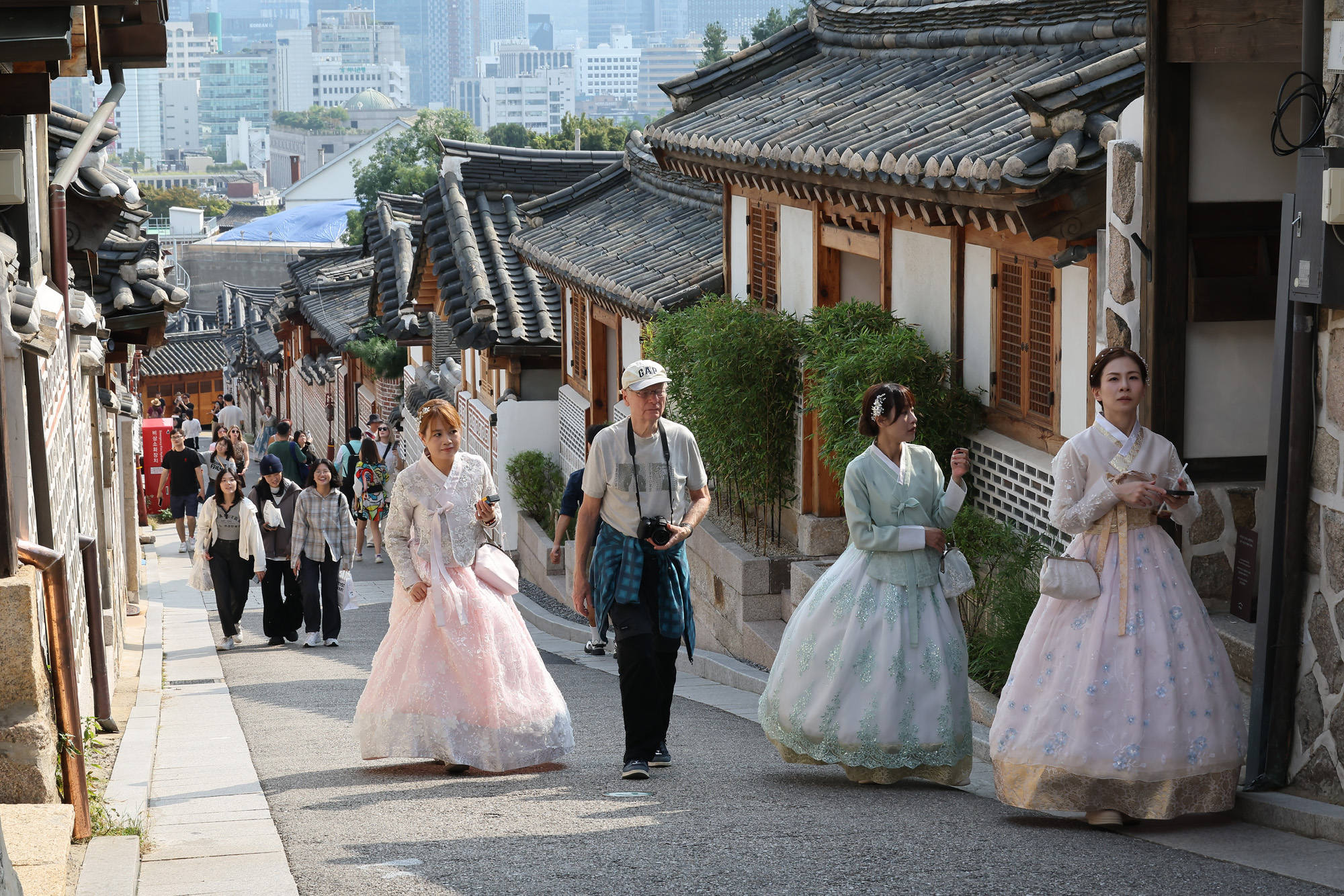 케이팝 데몬 헌터스;북촌;한옥마을;외국관광객;넷플릭스;에니메이션;케데헌