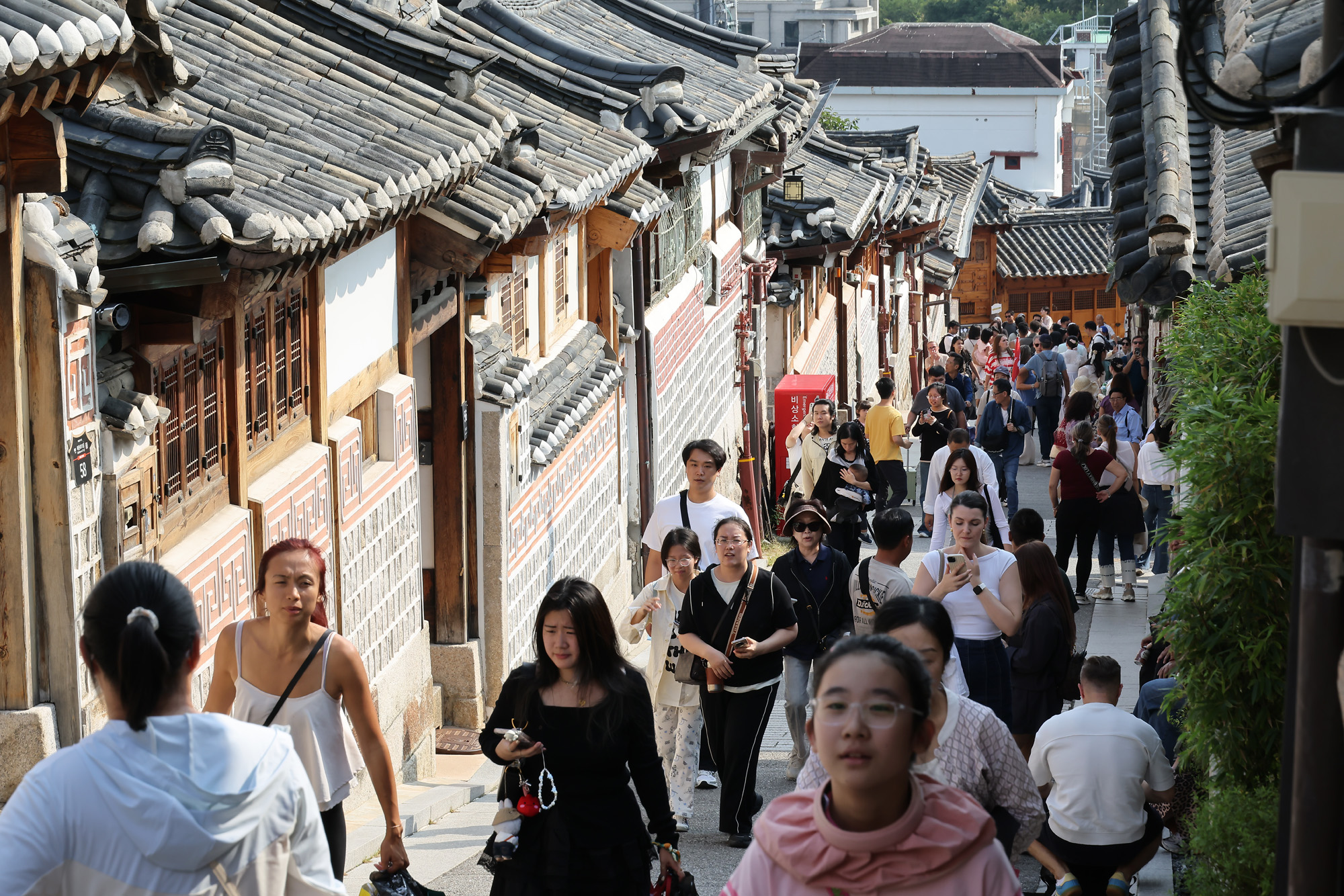 케이팝 데몬 헌터스;북촌;한옥마을;외국관광객;넷플릭스;에니메이션;케데헌