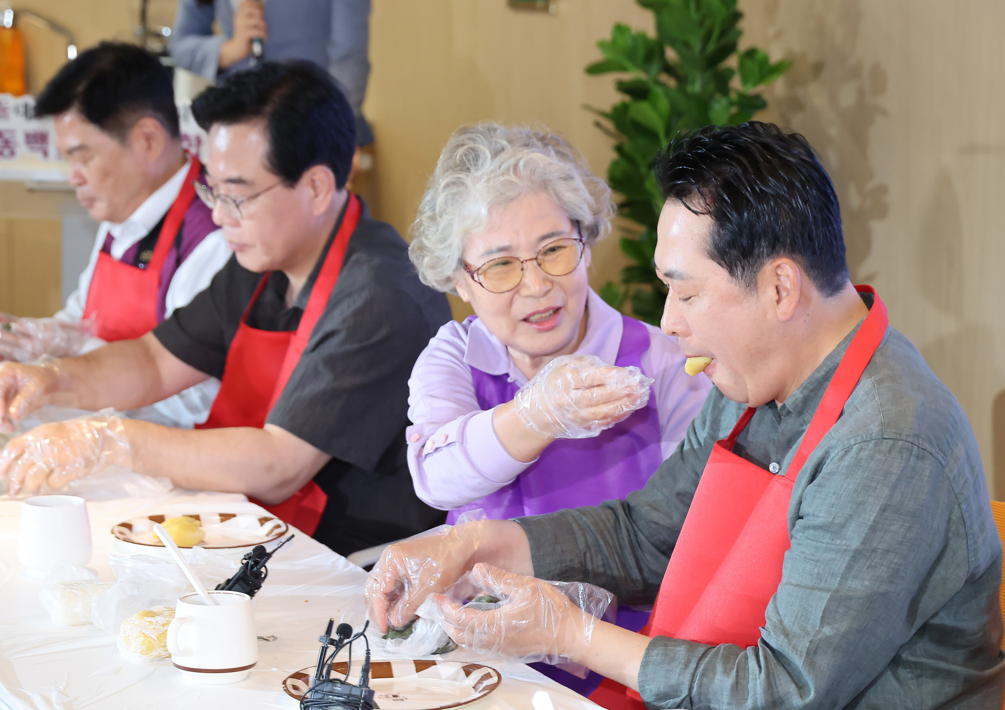 국민의힘;추석맞이;송편빚기;봉사활동;장동혁 송언석;노인복지관