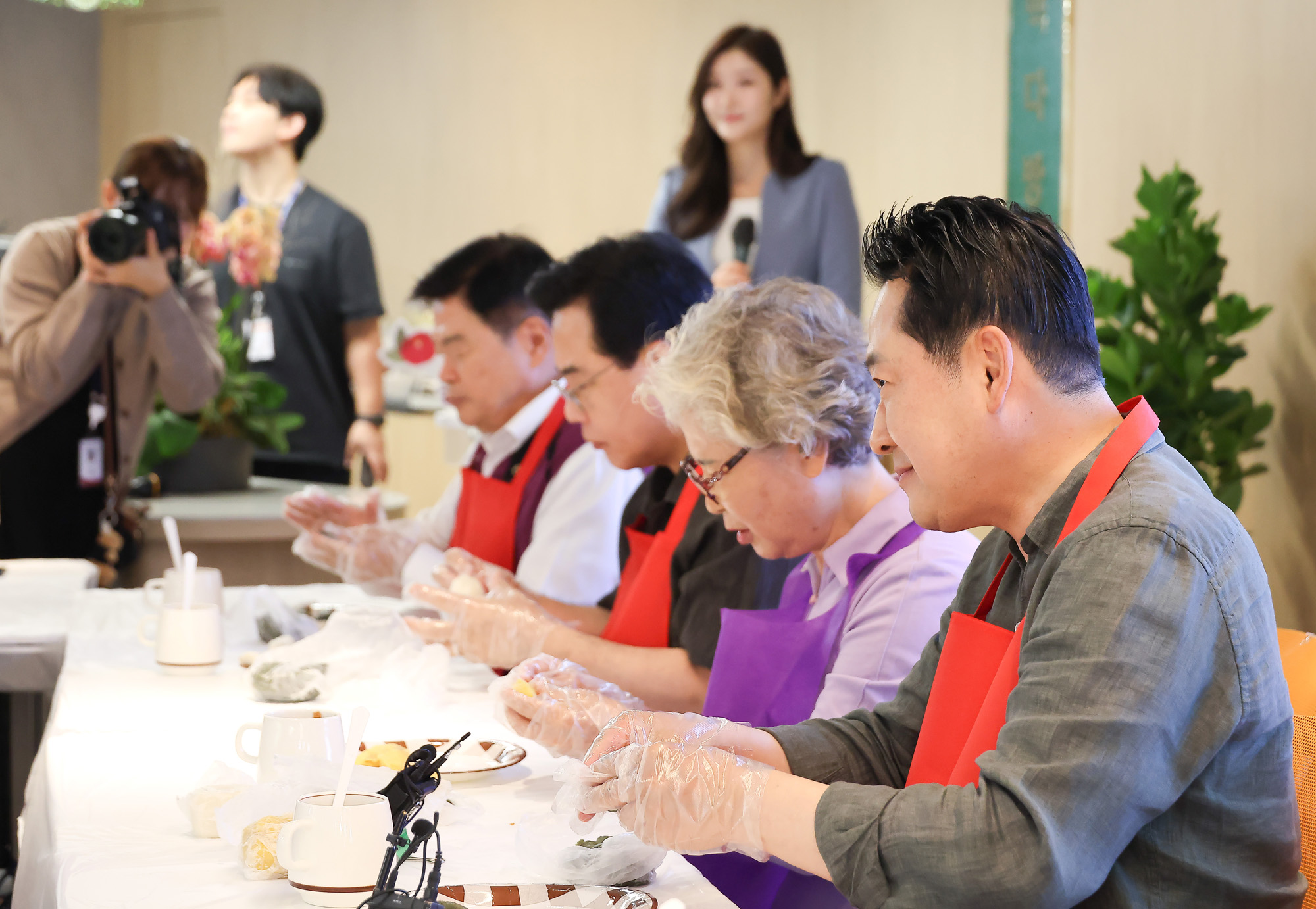 국민의힘;추석맞이;송편빚기;봉사활동;장동혁 송언석;노인복지관