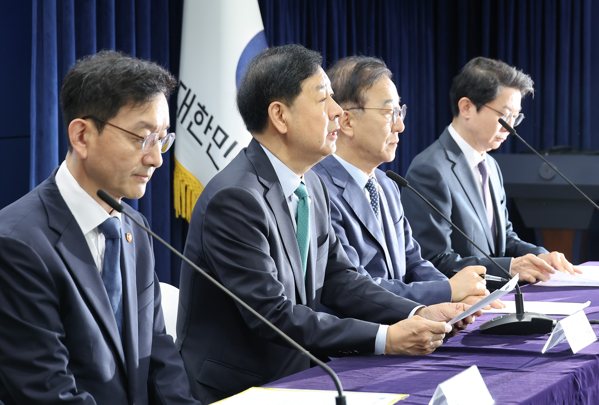 주택시장;안정화;합동 브리핑;구윤철 경제부총리;임광현 국세청장;김윤덕 국토교통부장관;이억원 금융위원장;윤창렬 국무조정실장;부동산;주택;대출