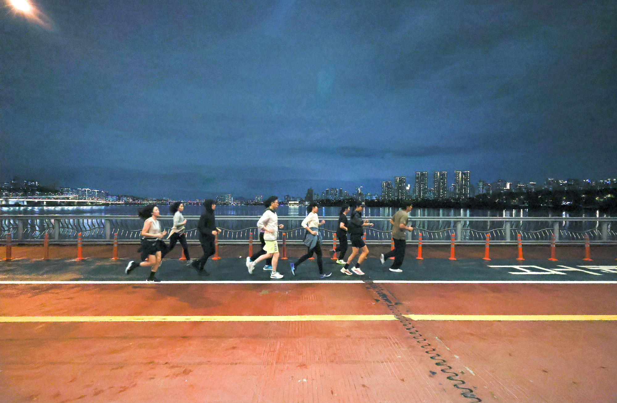 사회;체육;운동;달리기;러닝;한강;러닝크루