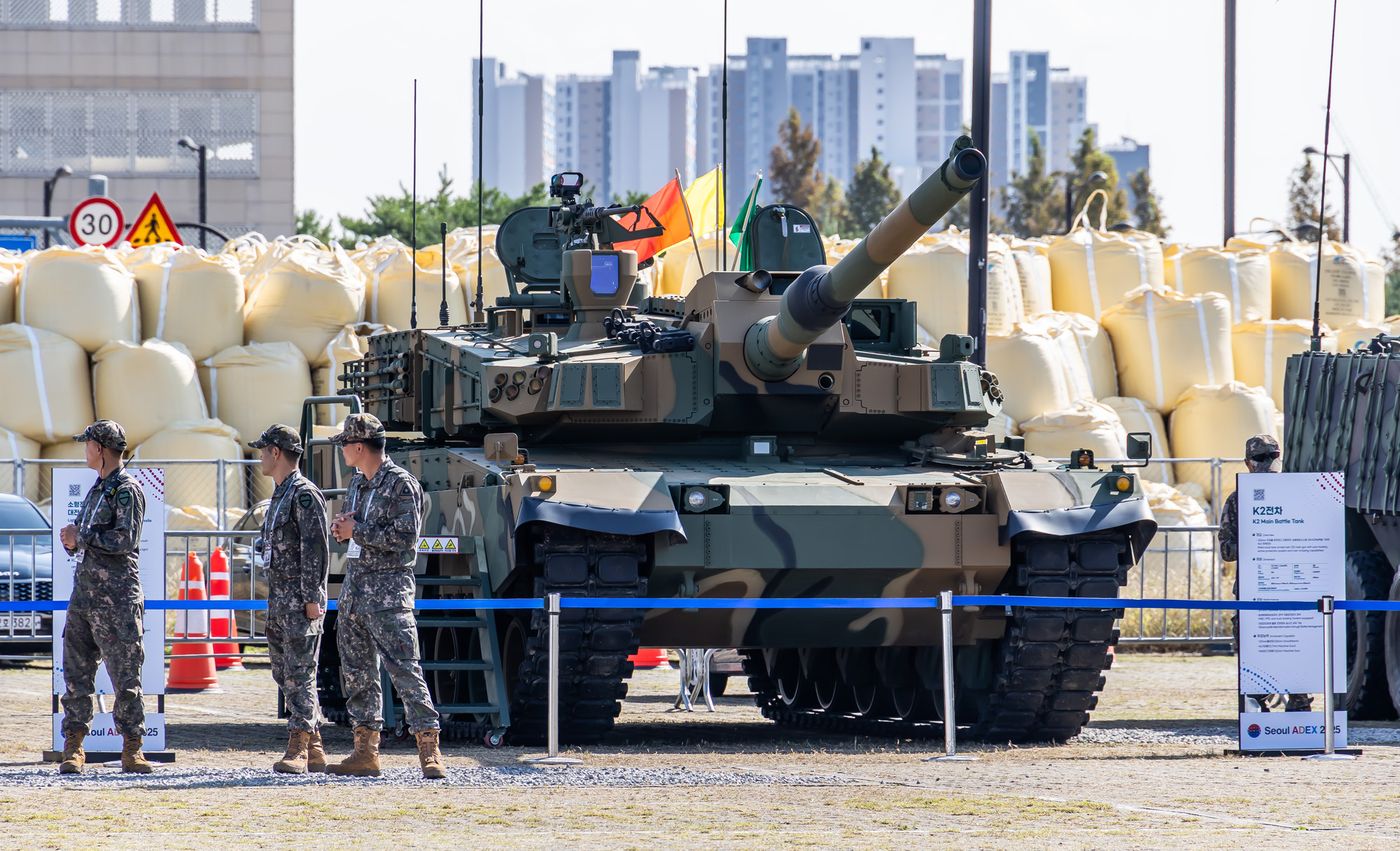 경제;행사;전시회;ADEX2025;서울국제항공우주및방위산업전시회;방산업체;국방전시회;군용무기전시회;서울방위산업전시회