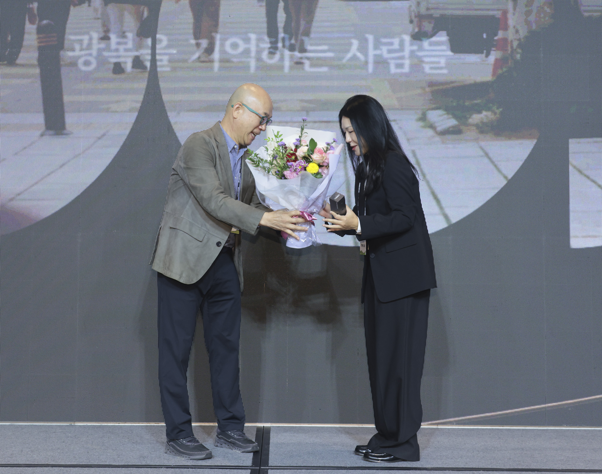 브랜드비즈;시상식;수상;브랜드시상;브랜드수상;브랜드상;비즈한국;브랜드비즈2025;컨퍼런스