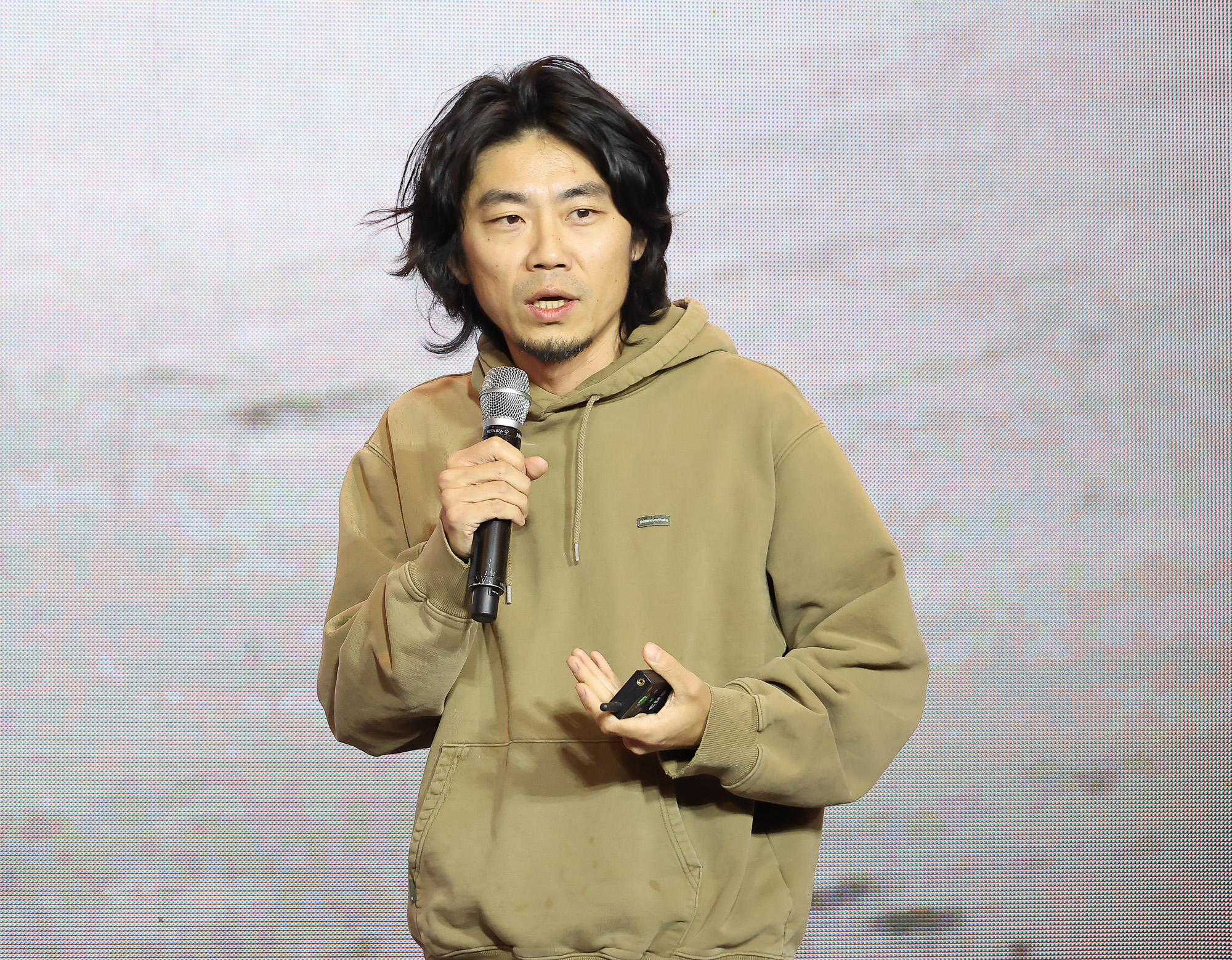 비즈한국;브랜드비즈;컨퍼런스;2025;포시즌스;커피;푸하하하 프랜즈;윤한진;윤한진공동대표