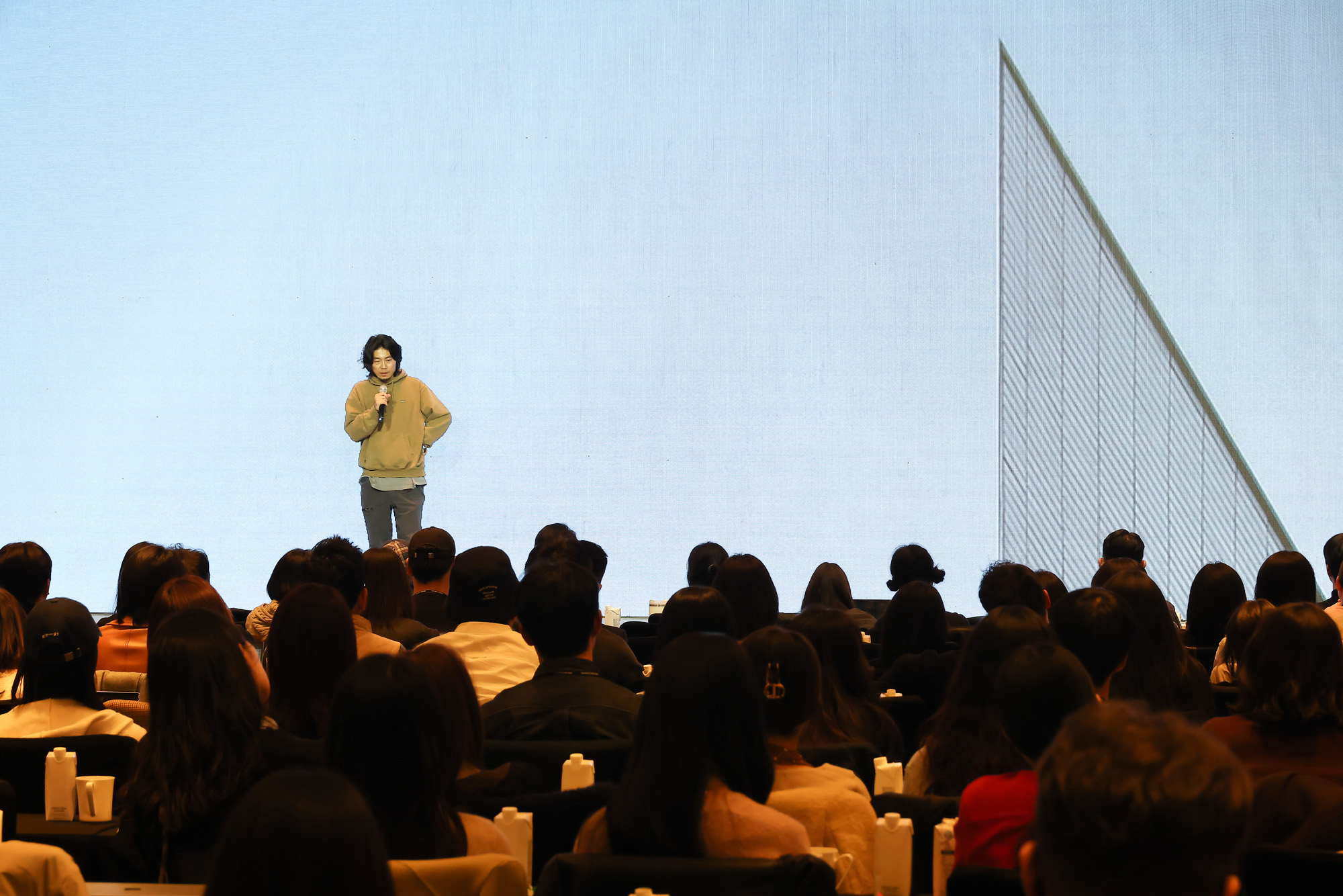 비즈한국;브랜드비즈;컨퍼런스;2025;포시즌스;커피;푸하하하 프랜즈;윤한진;윤한진공동대표