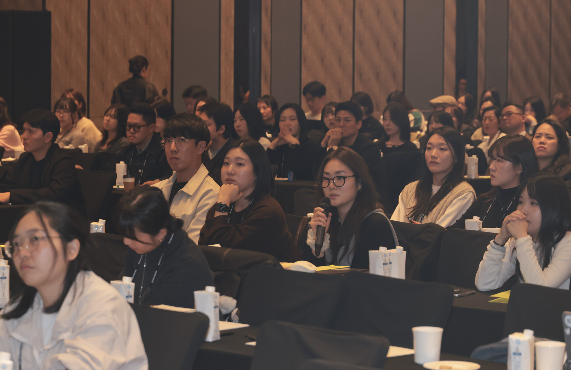 비즈한국;브랜드비즈;컨퍼런스;대담;질의응답