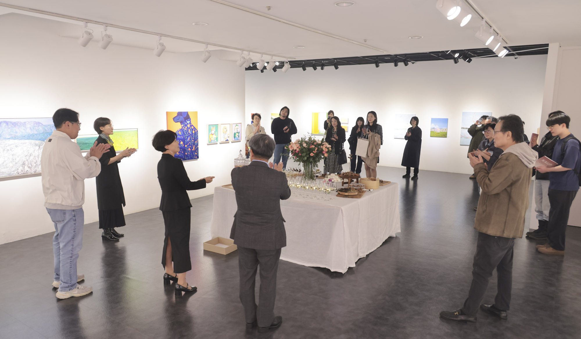 한국미술응원프로젝트;KAUP;작가회의;비즈한국