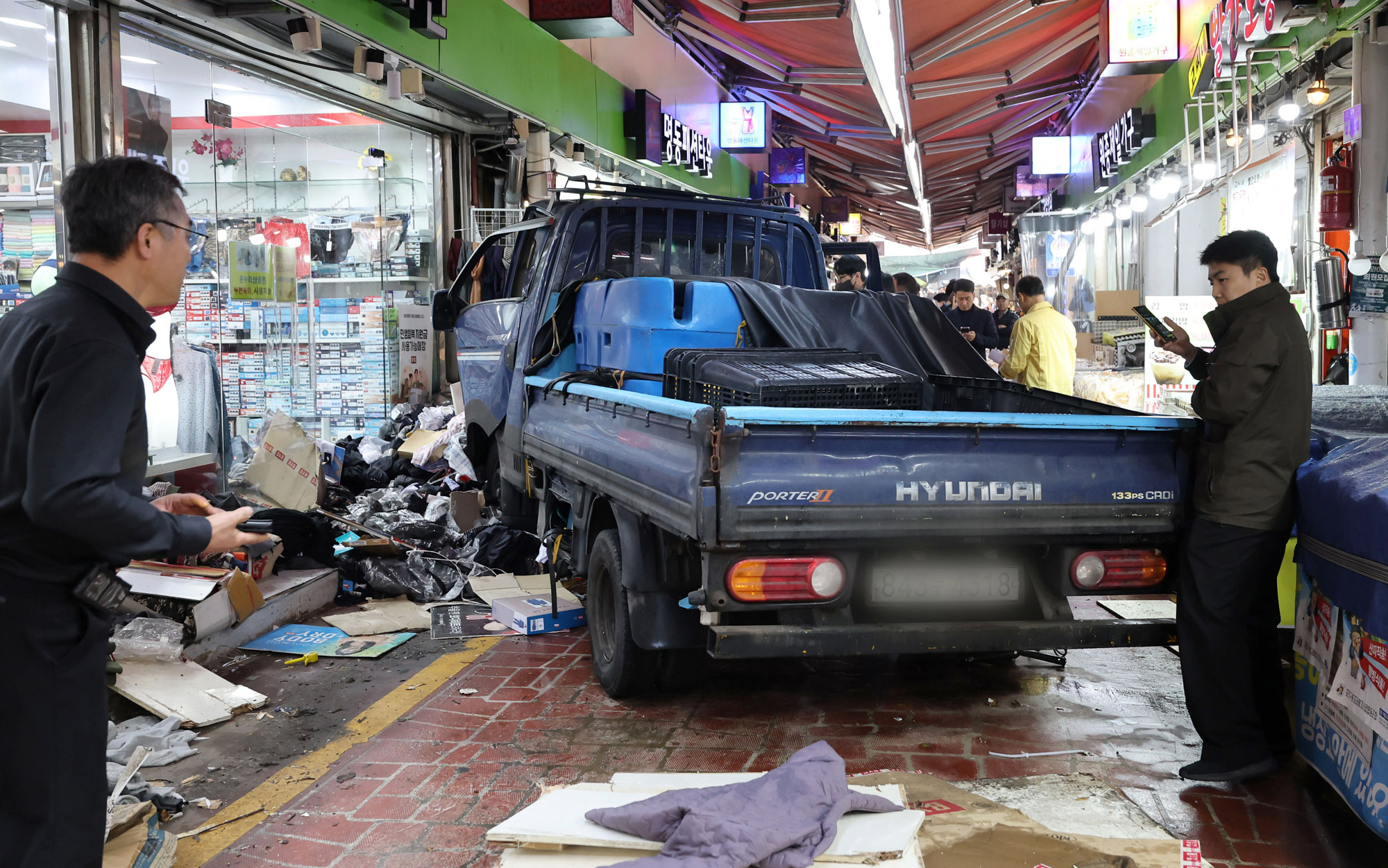 부천제일시장;시장트럭;트럭급발진;트럭돌진;시장트럭돌진;부천시장트럭