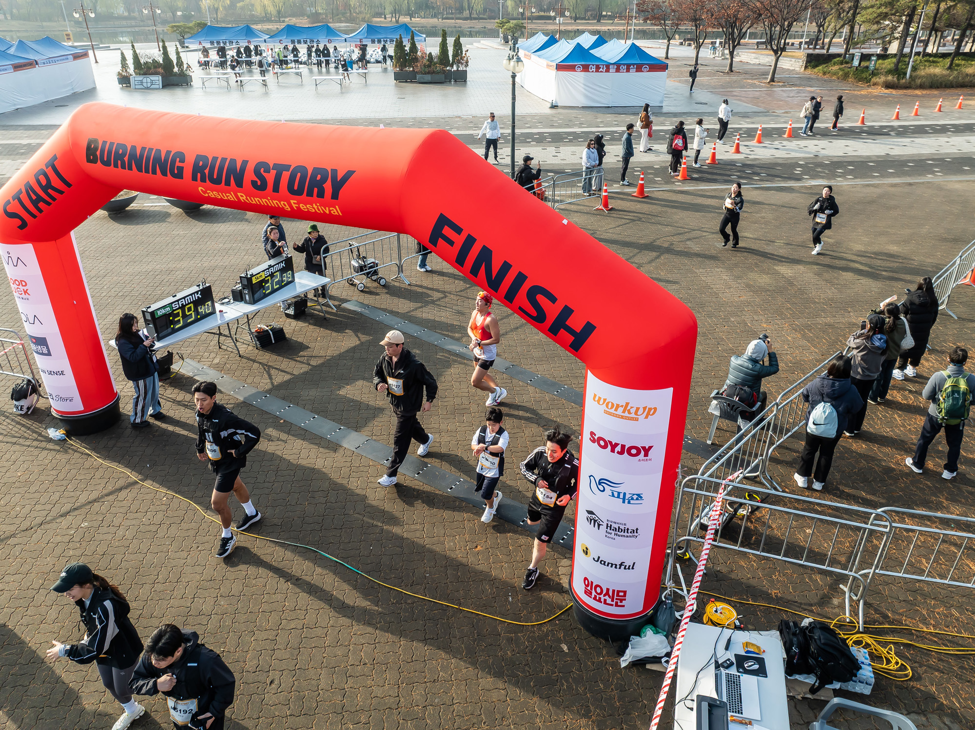 비즈한국;버닝런;비즈한국버닝런스토리일레븐;버닝런마라톤대회;캐주얼러닝페스티벌;버닝런일레븐