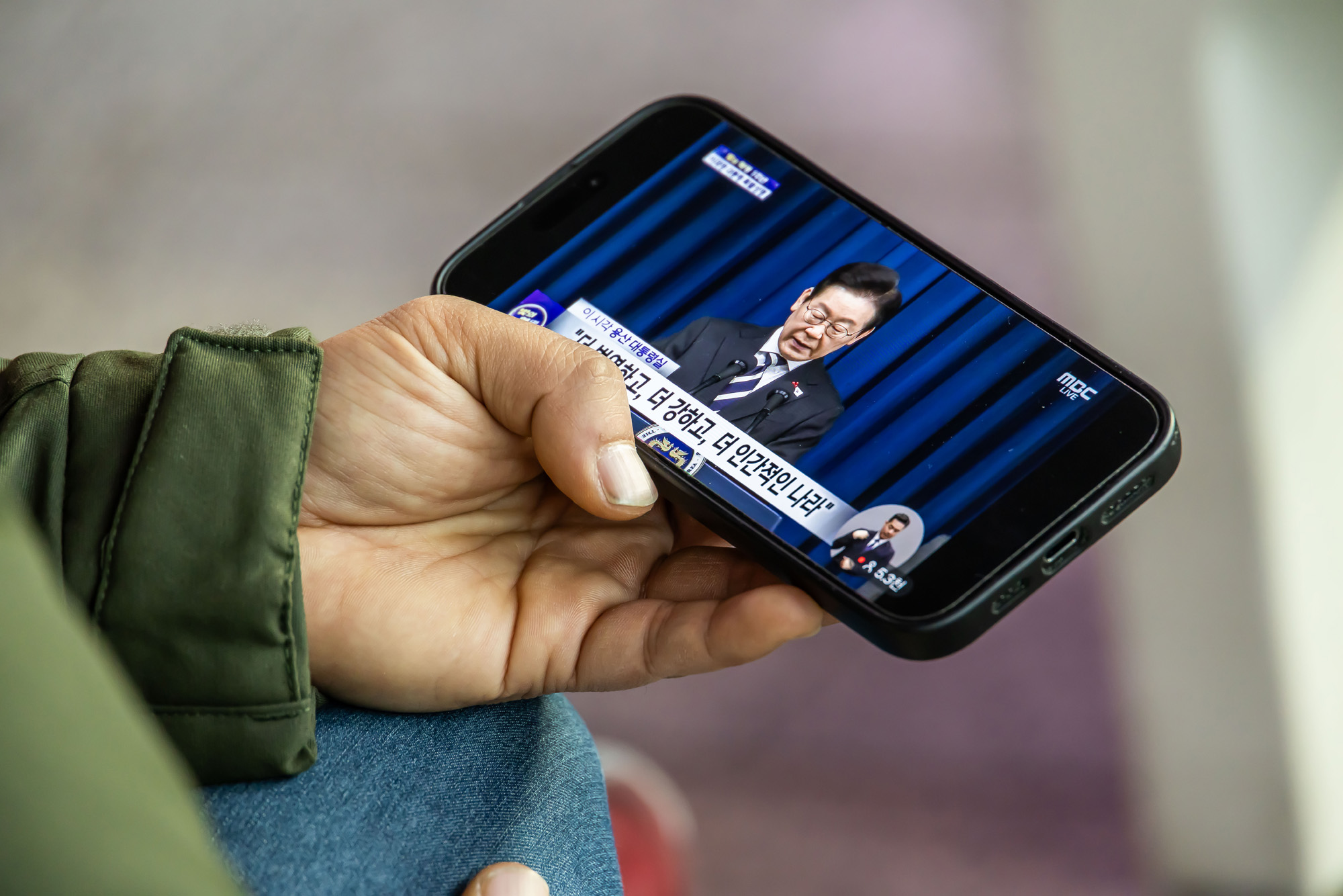 사회;비상계엄1주년;이재명대통령;이재명대통령대국민특별성명;서울역대합실;1203비상계엄1주년특별성명