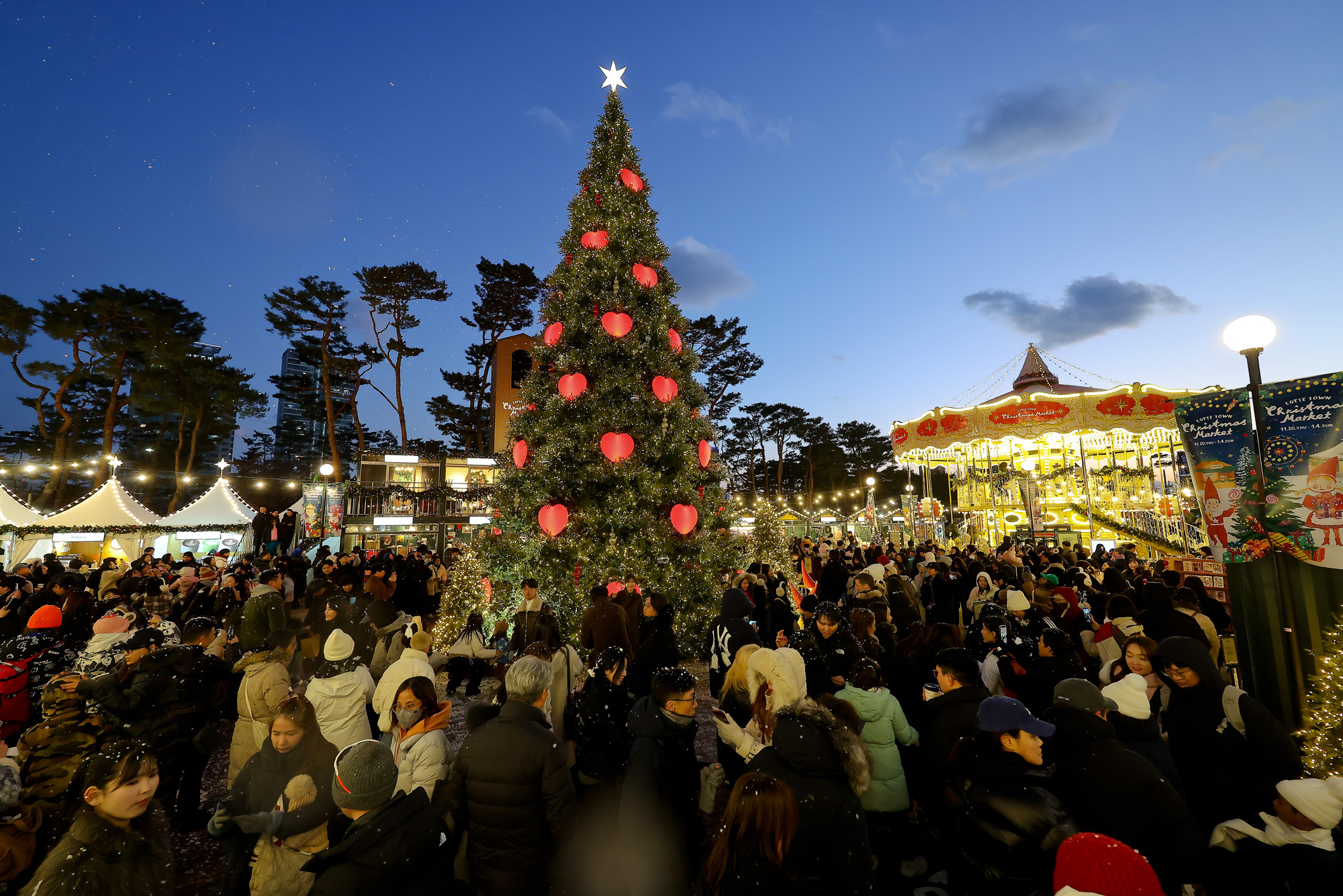 롯데타운;크리스마스;마켓;크리스마스 트리;롯데타워