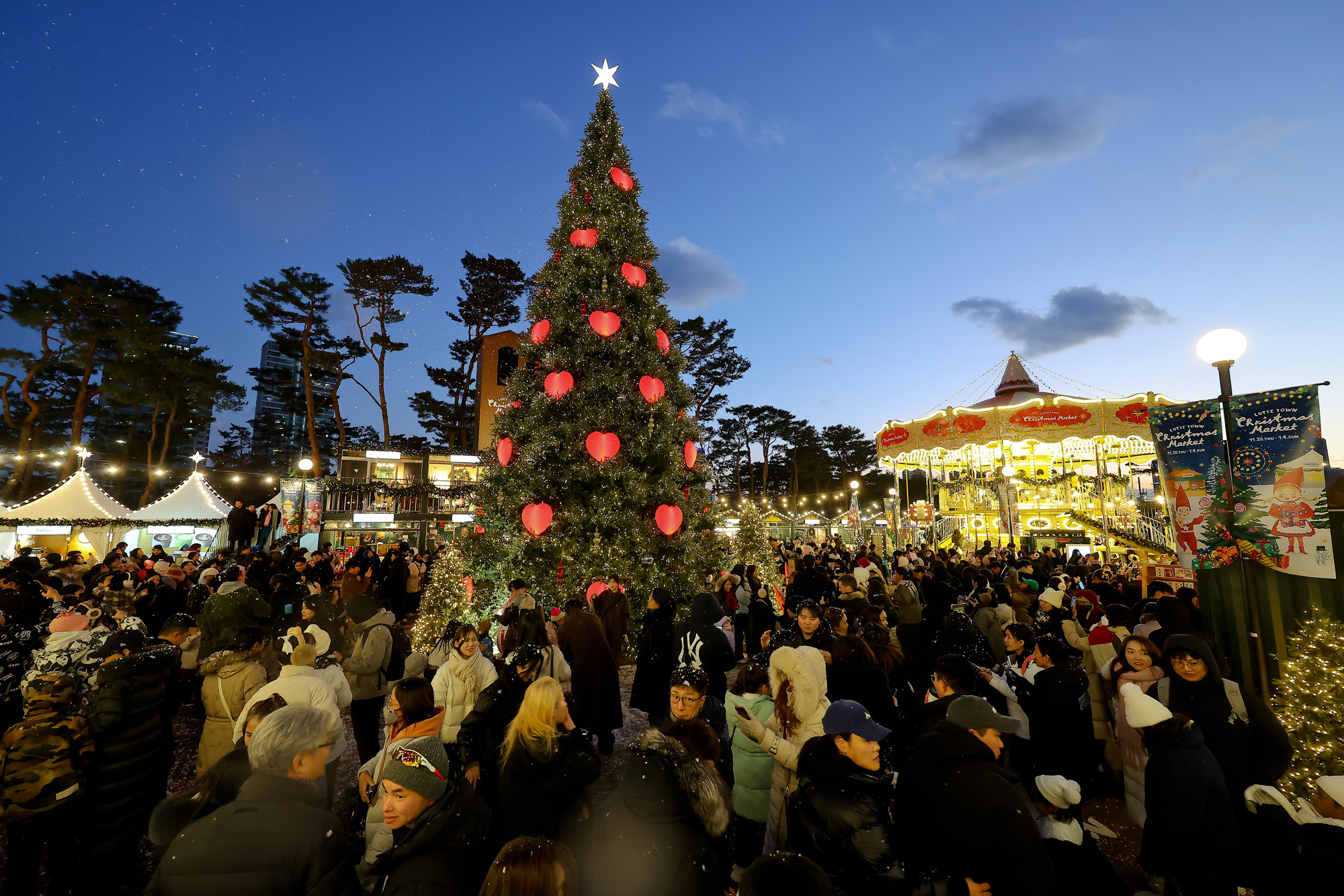롯데타운;크리스마스;마켓;크리스마스 트리;롯데타워