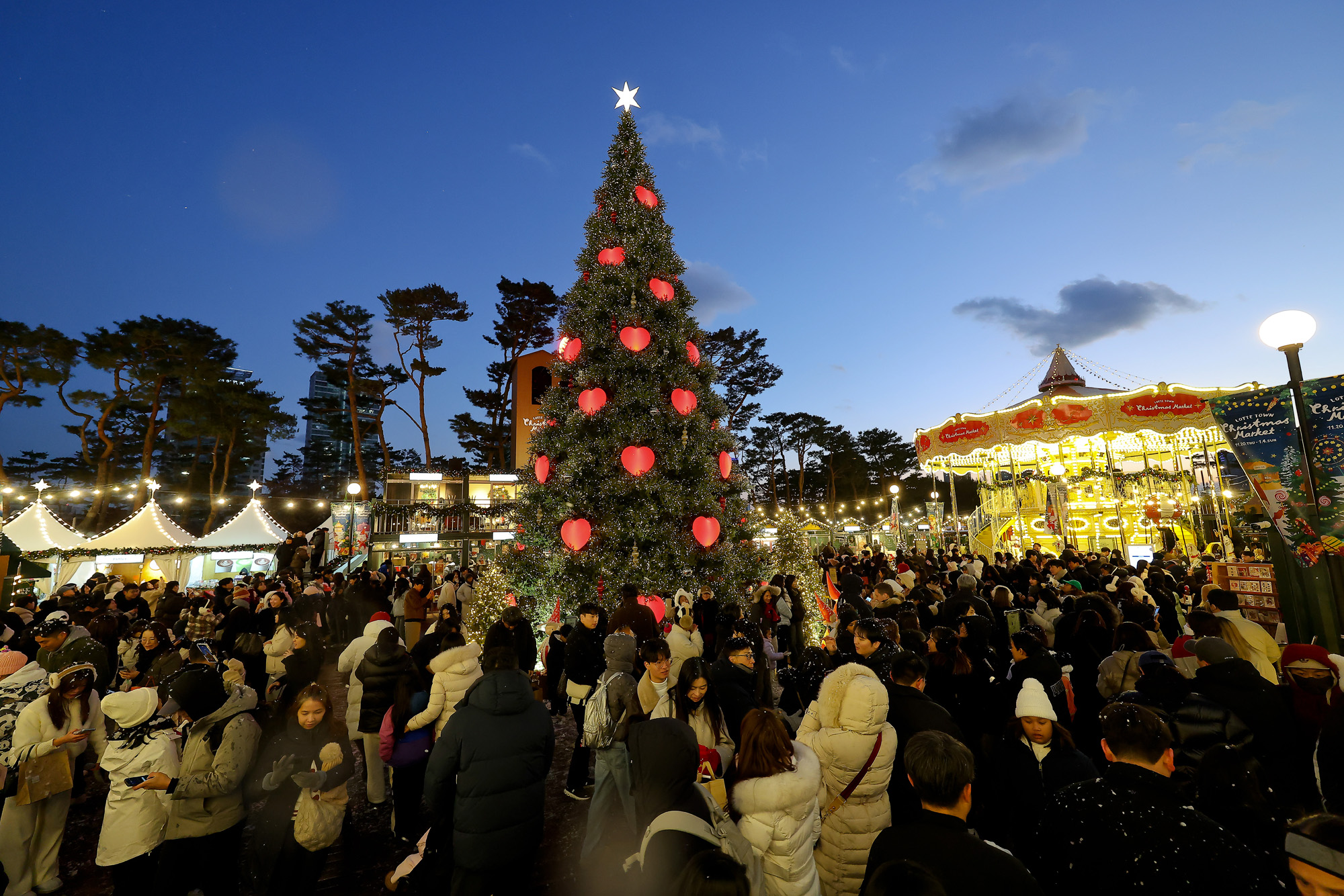 롯데타운;크리스마스;마켓;크리스마스 트리;롯데타워