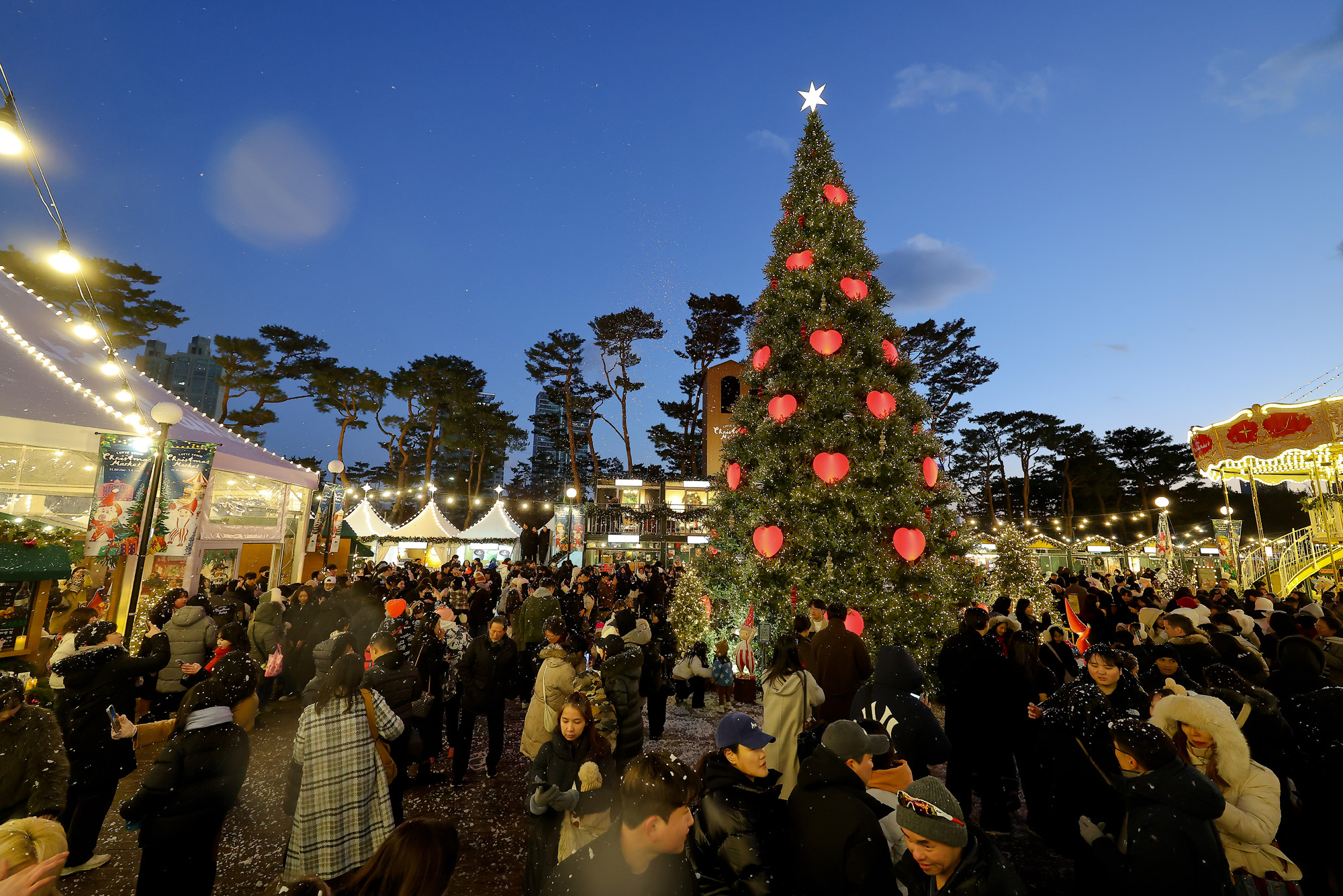 롯데타운;크리스마스;마켓;크리스마스 트리;롯데타워