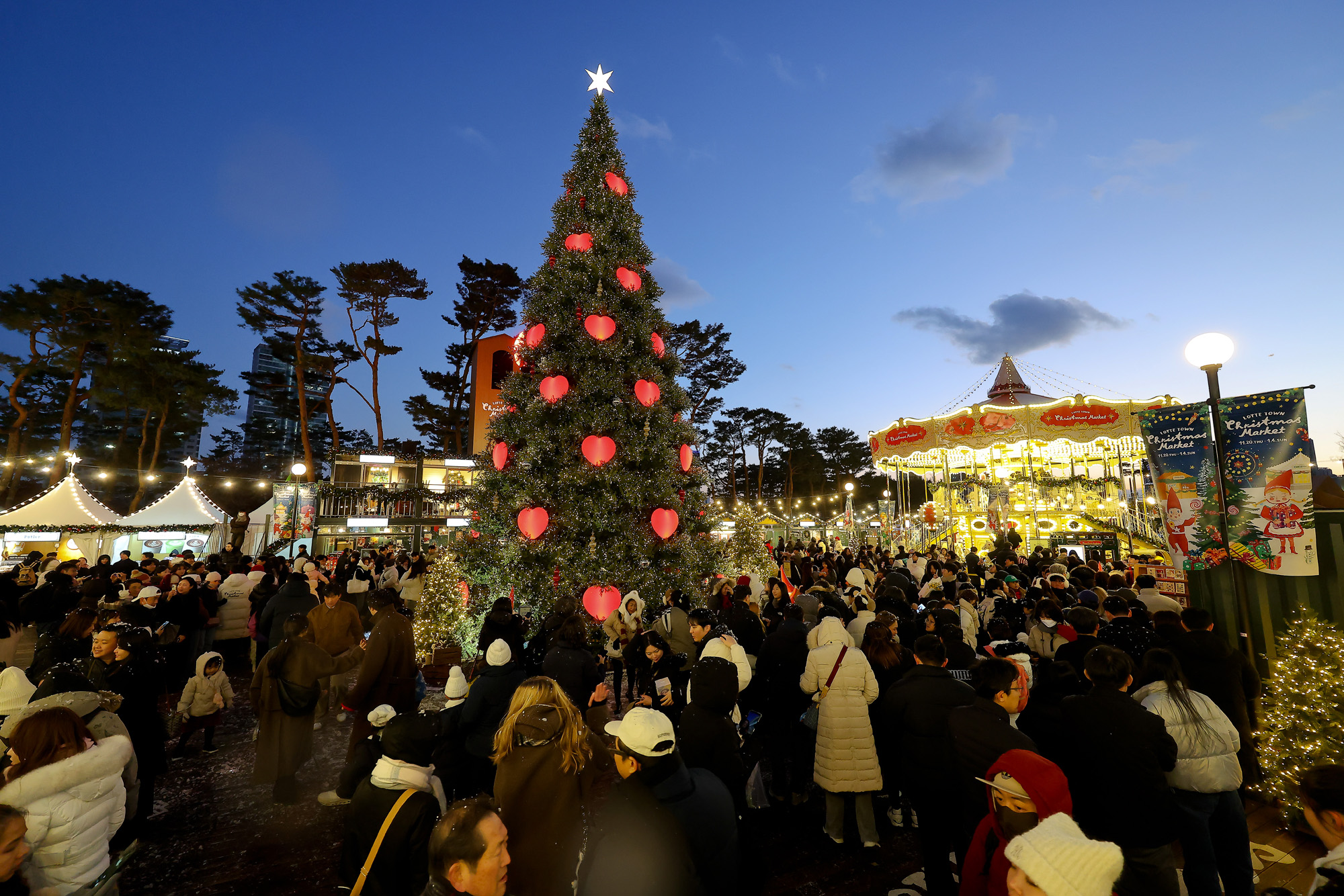 롯데타운;크리스마스;마켓;크리스마스 트리;롯데타워