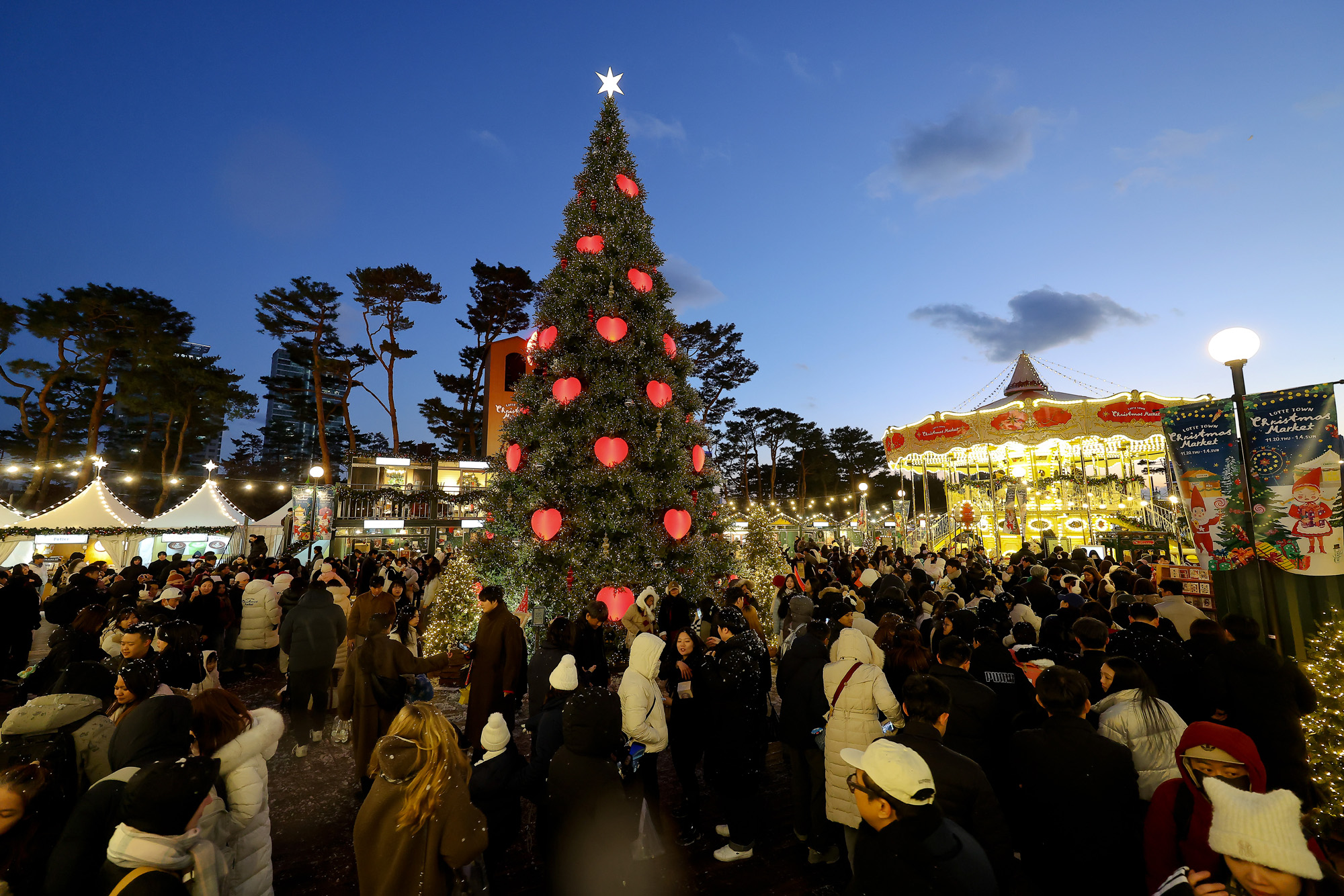 롯데타운;크리스마스;마켓;크리스마스 트리;롯데타워