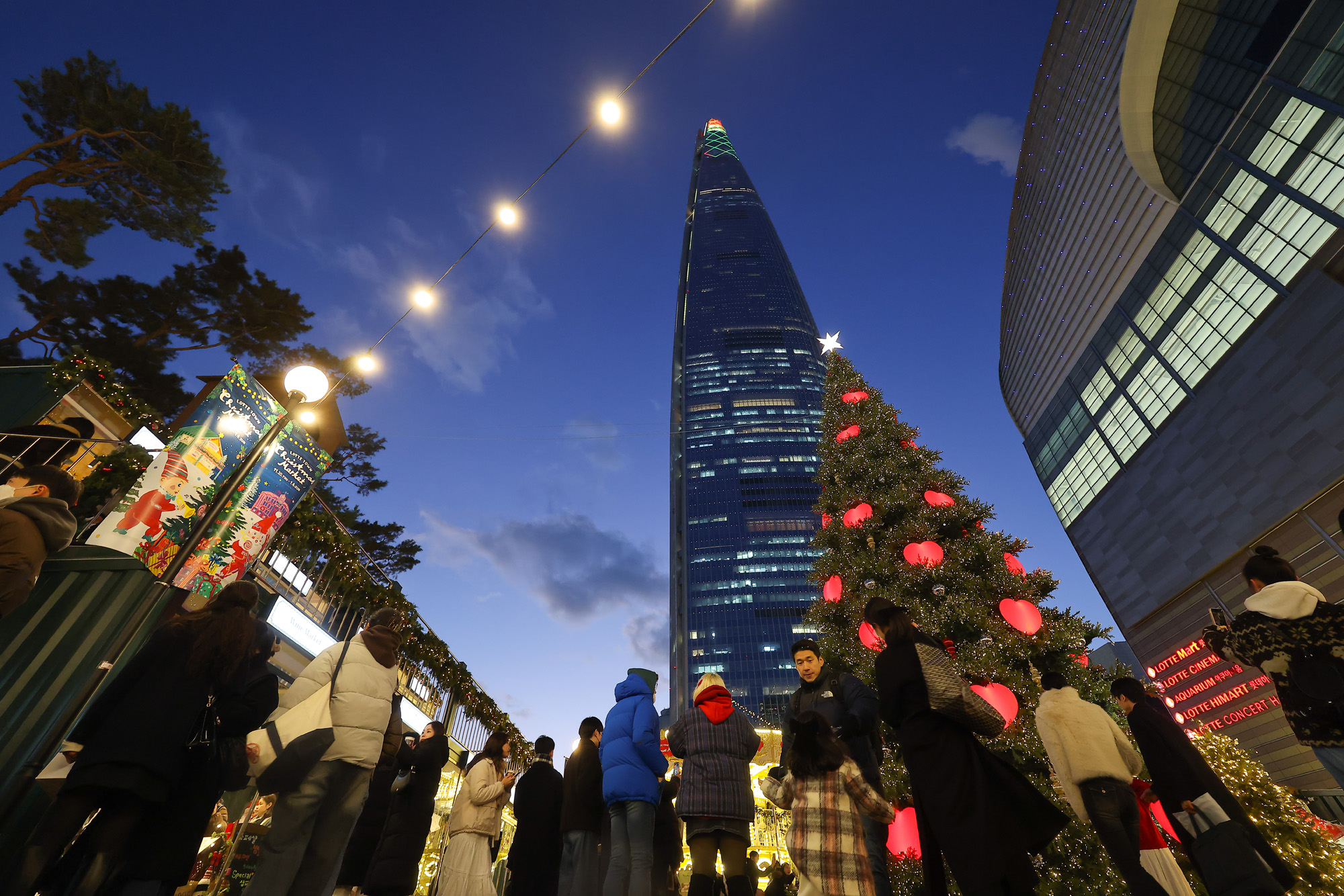 롯데타운;크리스마스;마켓;크리스마스 트리;롯데타워