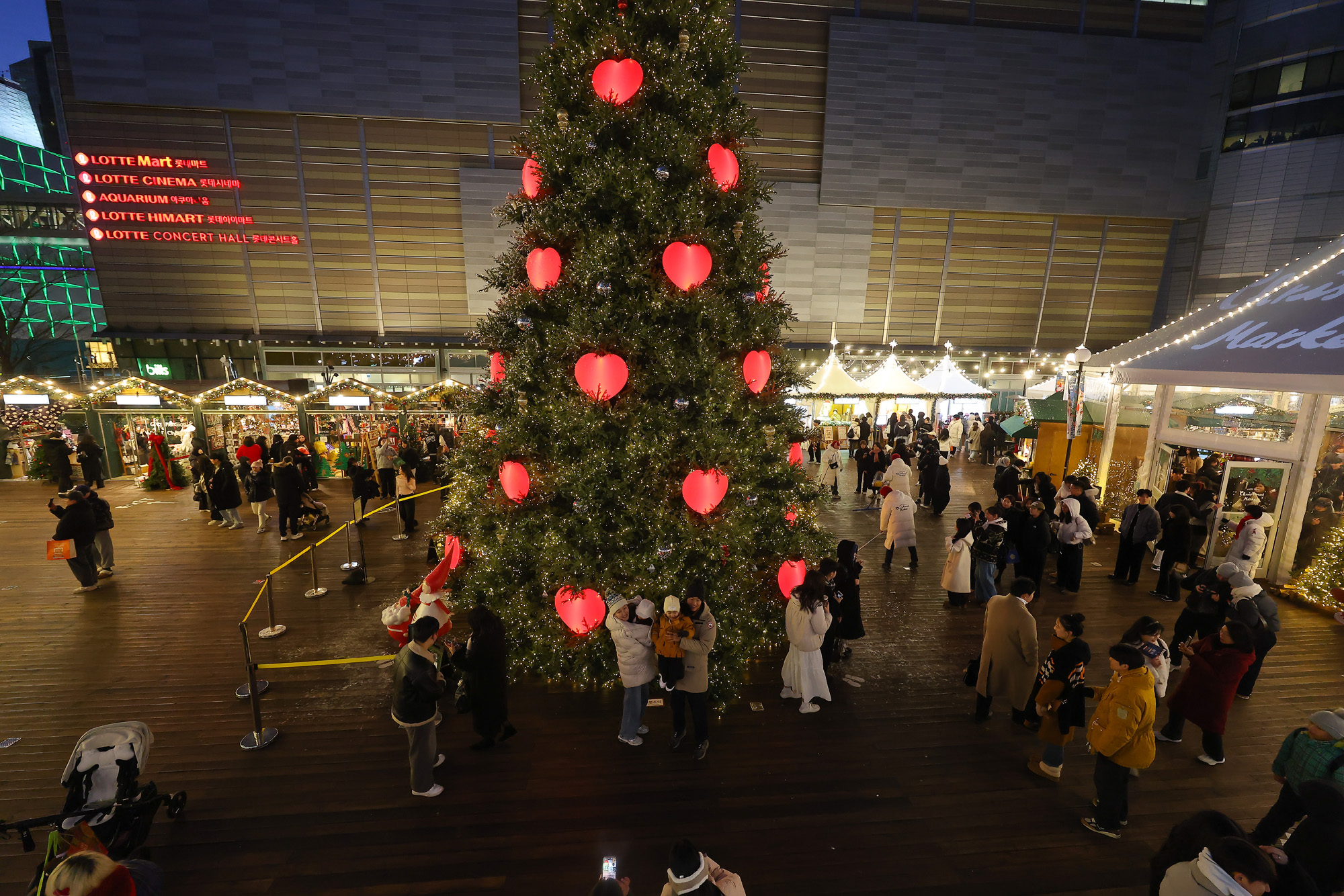 롯데타운;크리스마스;마켓;크리스마스 트리;롯데타워
