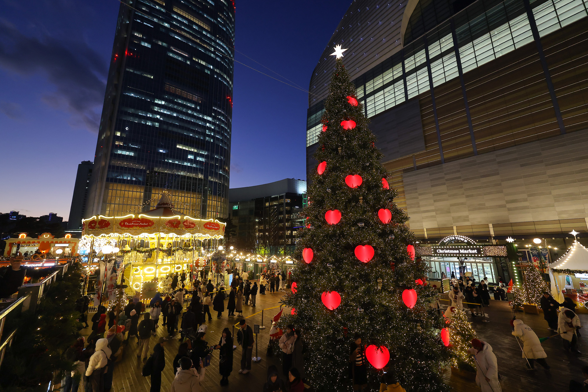 롯데타운;크리스마스;마켓;크리스마스 트리;롯데타워