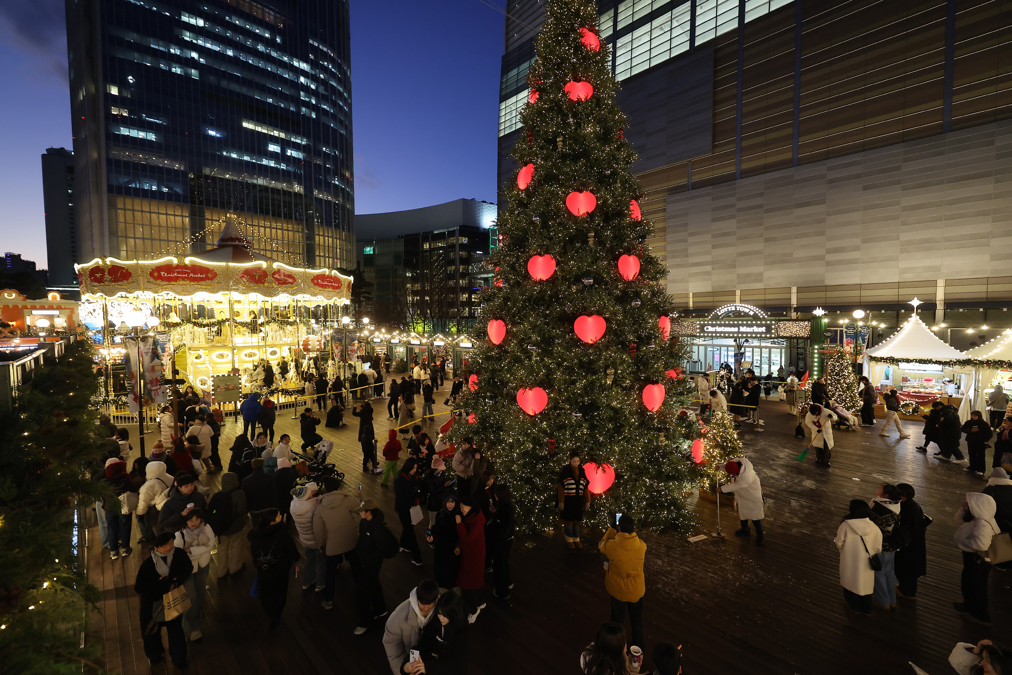 롯데타운;크리스마스;마켓;크리스마스 트리;롯데타워