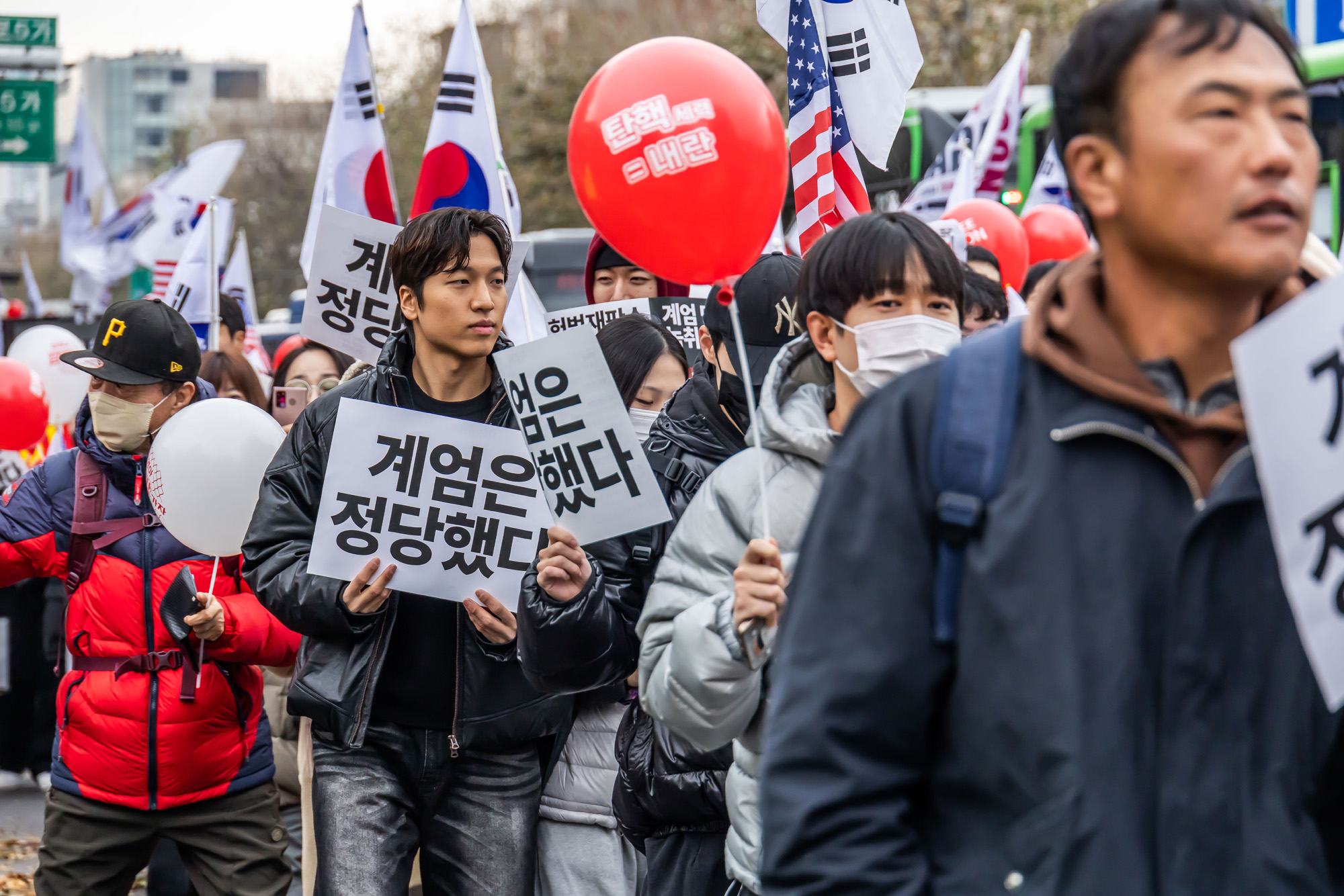 사회;집회;시위;12.3계엄1주년;자유대학;극우단체;윤석열지지자;자유대학합법계엄1주년기념집회및행진