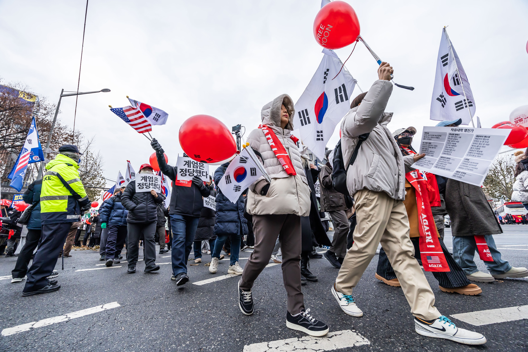 사회;집회;시위;12.3계엄1주년;자유대학;극우단체;윤석열지지자;자유대학합법계엄1주년기념집회및행진