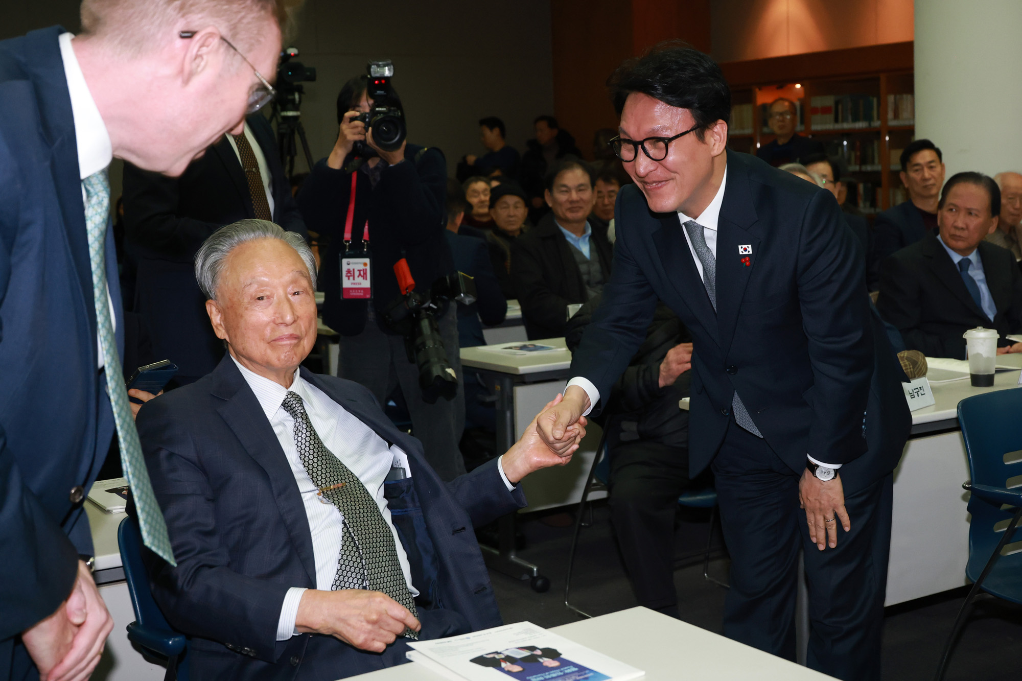 김대중;대통령;노벨평화상;수상 25주년;기념식;김민석;권노갑