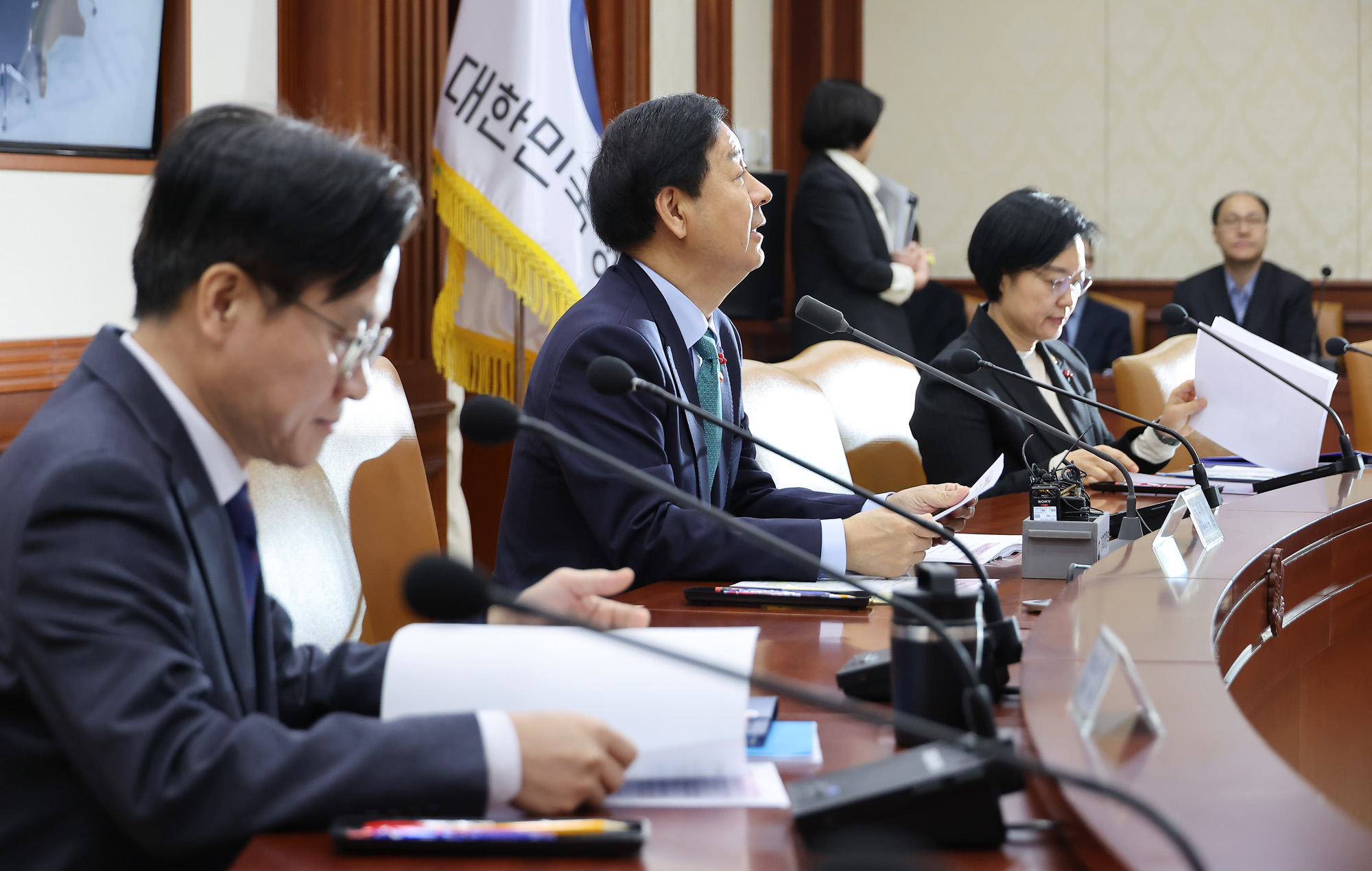 경제관계장관회의;산업경쟁력강화 관계장관;구윤철