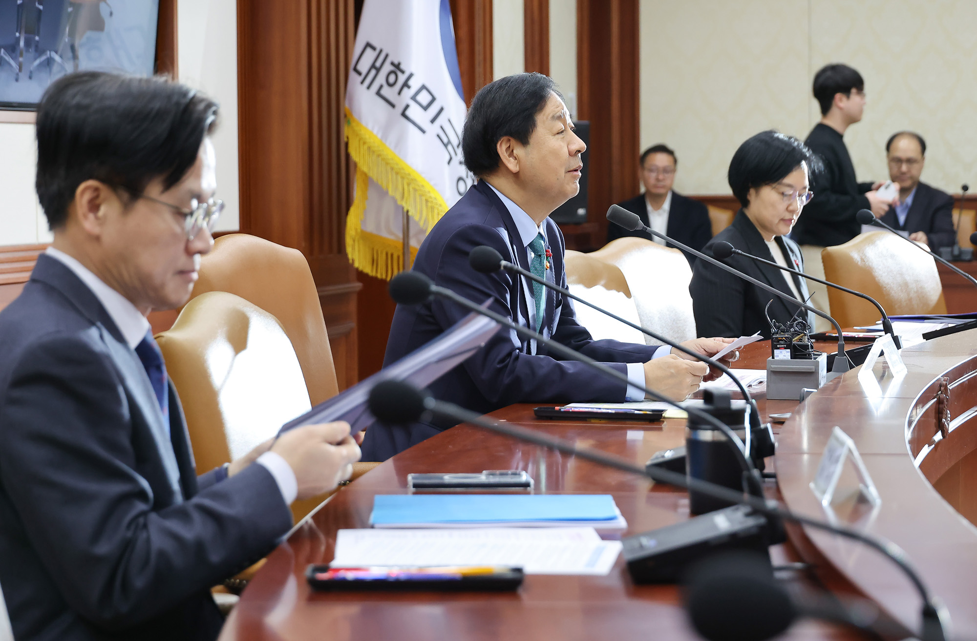 경제관계장관회의;산업경쟁력강화 관계장관;구윤철