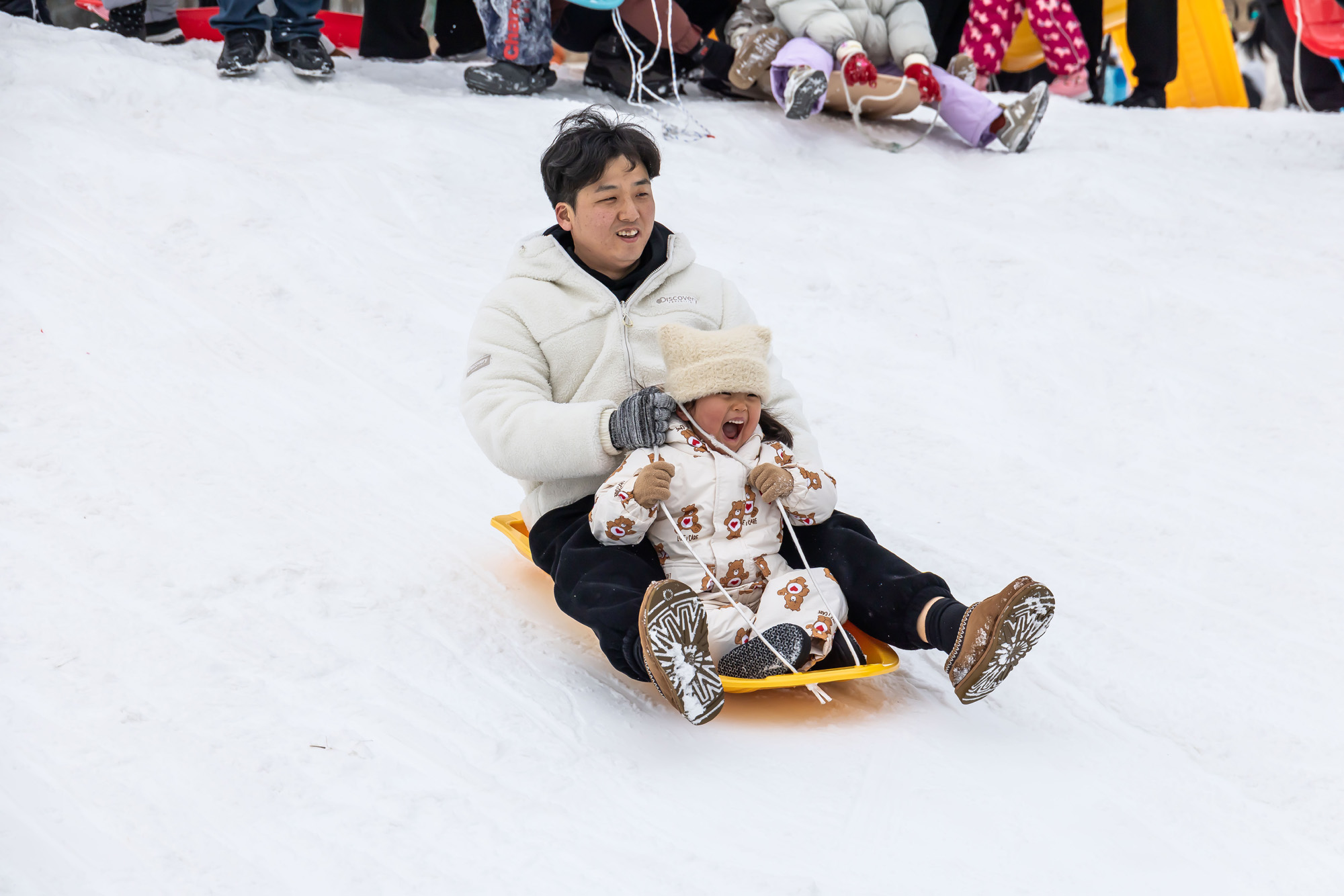 사회;세태;계절스케치;겨울스케치;겨울눈썰매장;한강눈썰매장;여의도한강공원눈썰매장;도심속눈썰매장