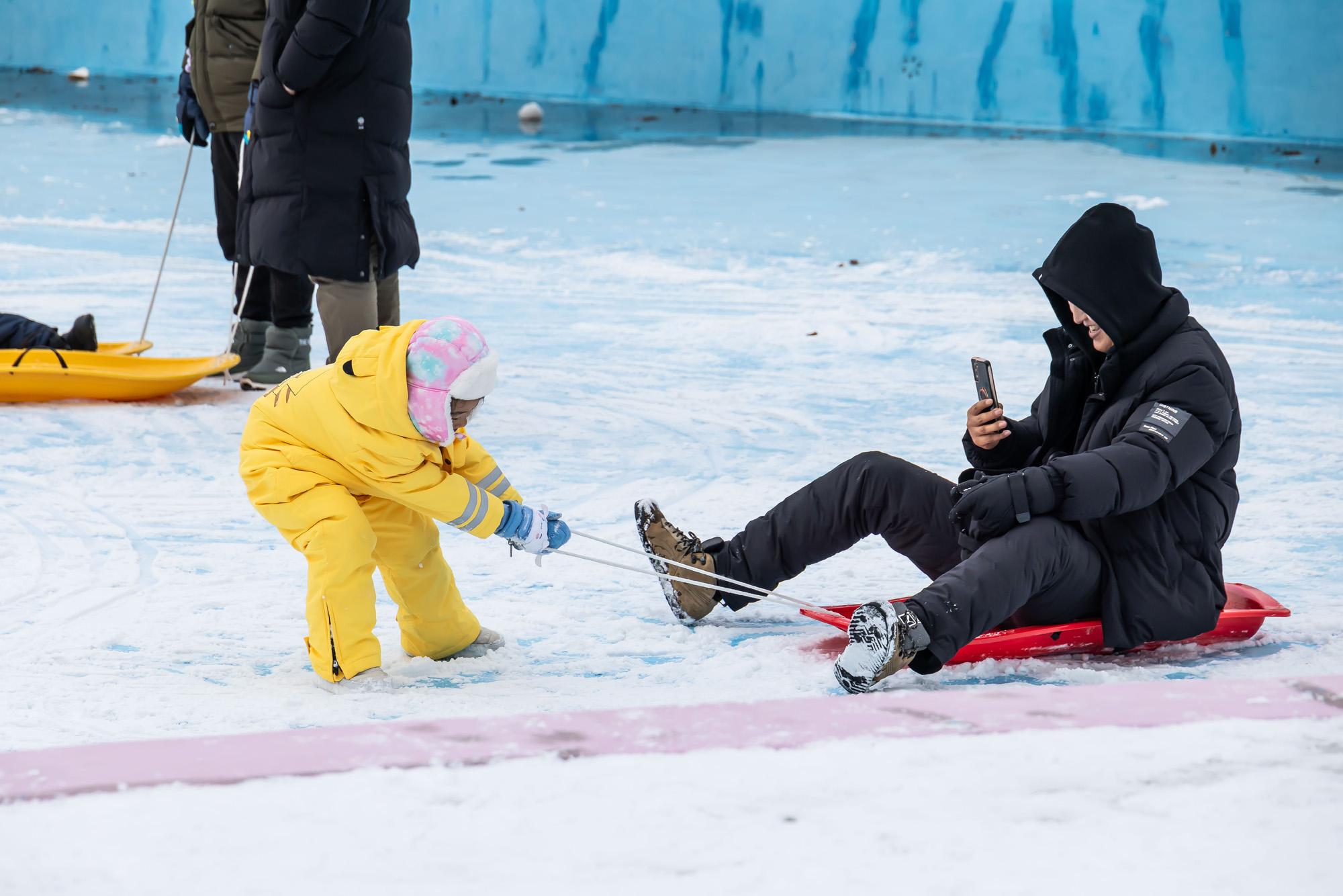 사회;세태;계절스케치;겨울스케치;겨울눈썰매장;한강눈썰매장;여의도한강공원눈썰매장;도심속눈썰매장