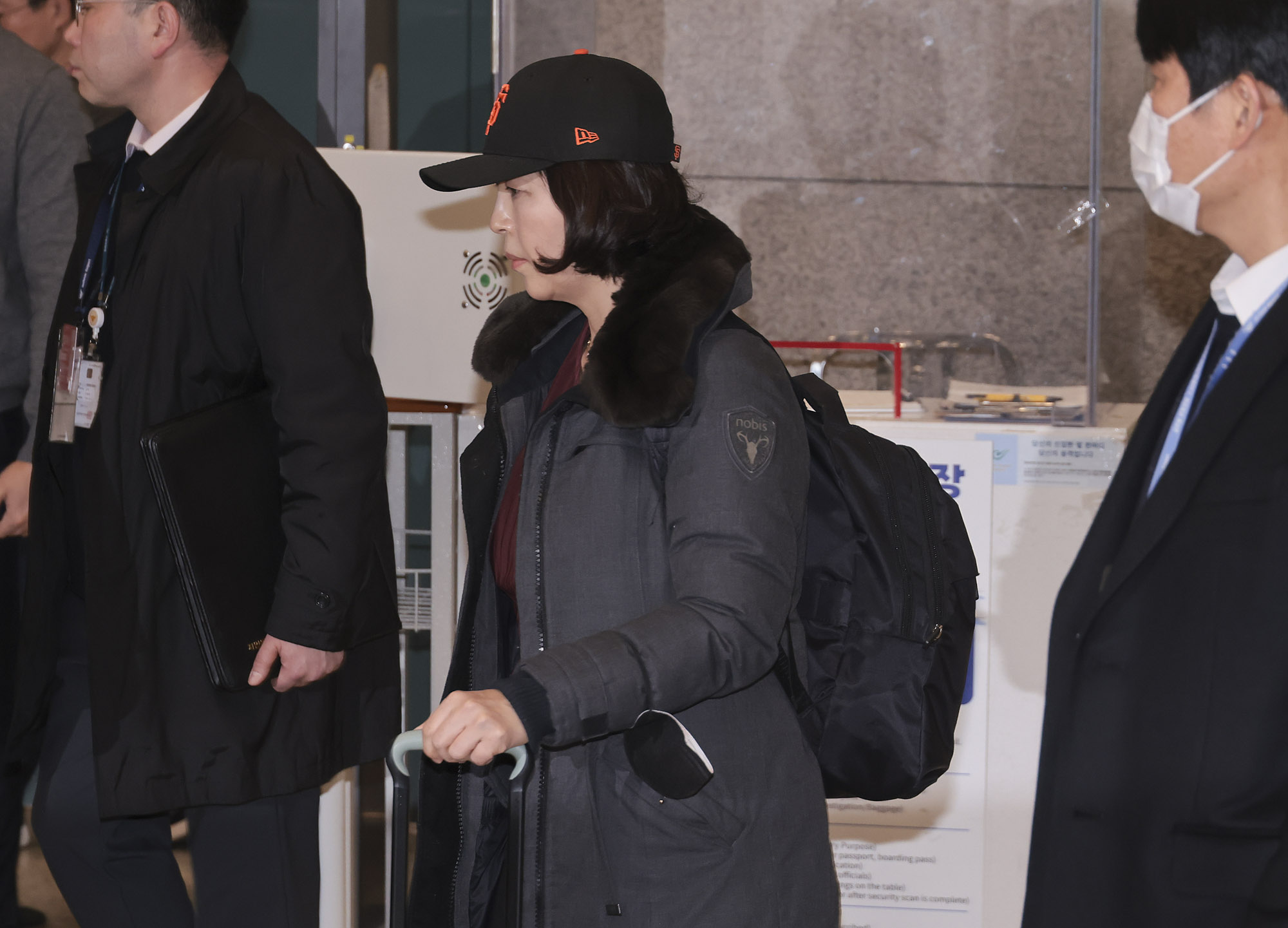 김경;김경서울시의원;김경1억원;김경강선우;김경공천헌금;김경입국;김경귀국