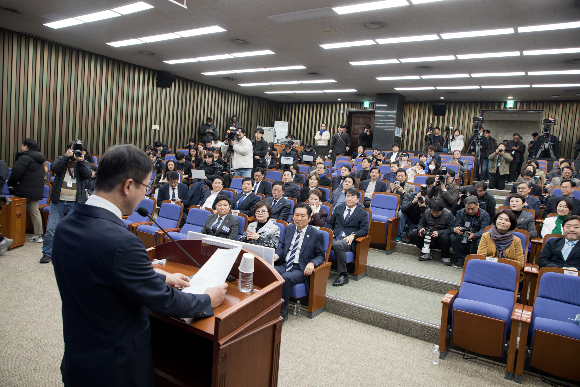 정치;정당;더불어민주당;의원총회;원내대표