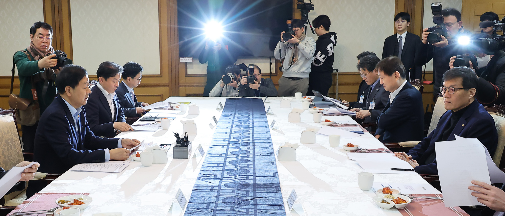 구윤철;부총리;확대 거시경제금융회의;이창용 한국은행 총재;구윤철 경제부총리;재정경제부 장관;이억원 금융위원회 위원장;이찬진 금융감독원 원장