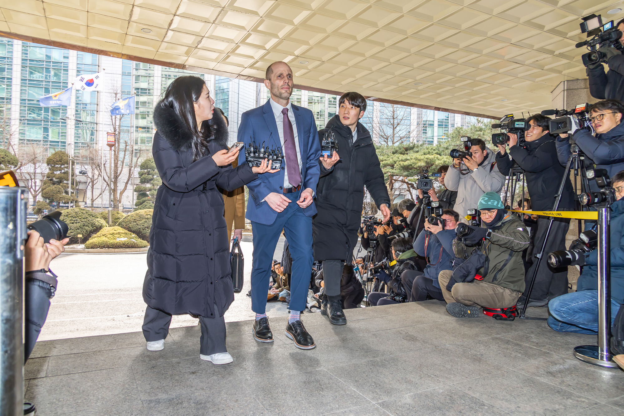 사회;인물;쿠팡;쿠팡개인정보유출사태;해롤드로저스;로저스쿠팡임시대표;해롤드로저스쿠팡대표경찰출석;서울경찰청