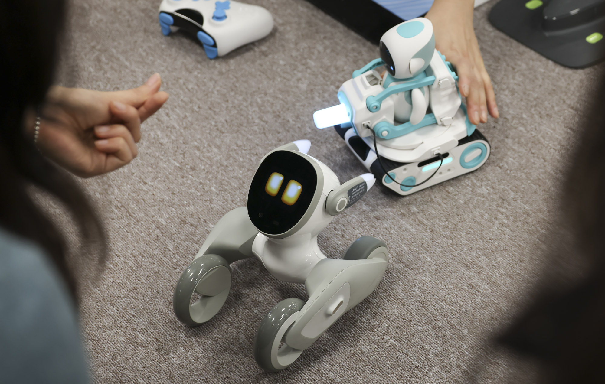 휴머노이드;로봇;로봇매장