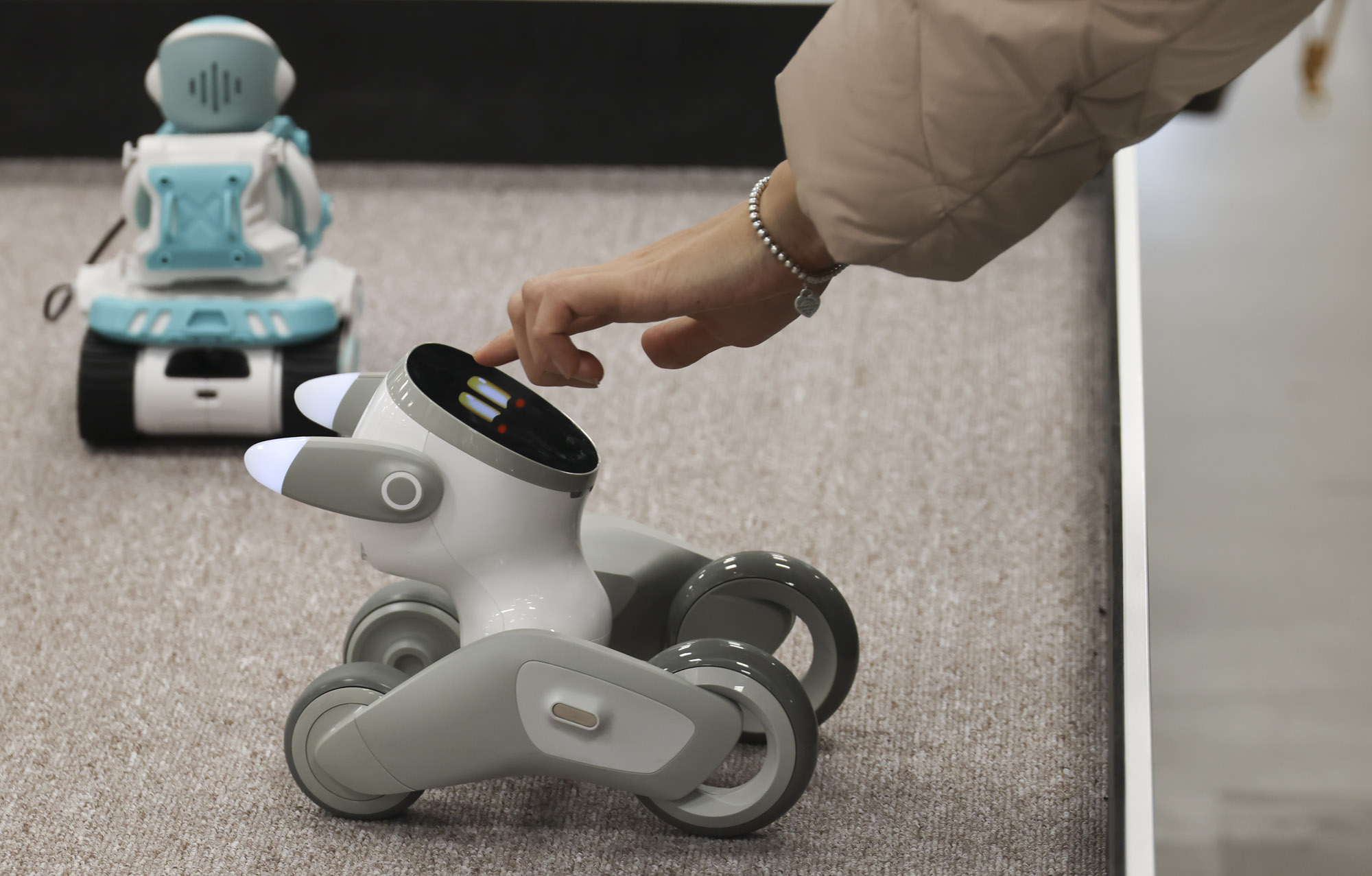 휴머노이드;로봇;로봇매장