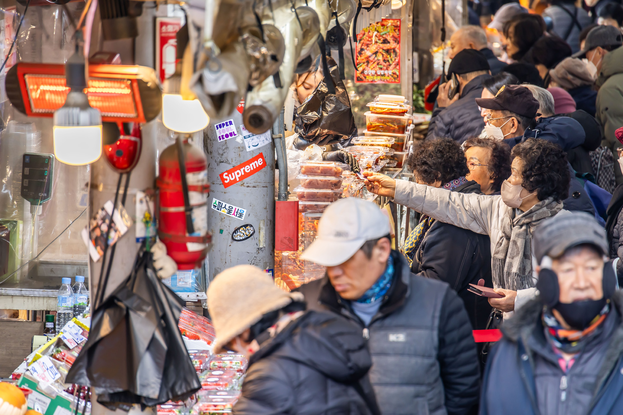 사회;세태;명절;명절스케치;설날;설전통시장스케치;청량리전통시장;설제수용품구매;설명절;설장보기