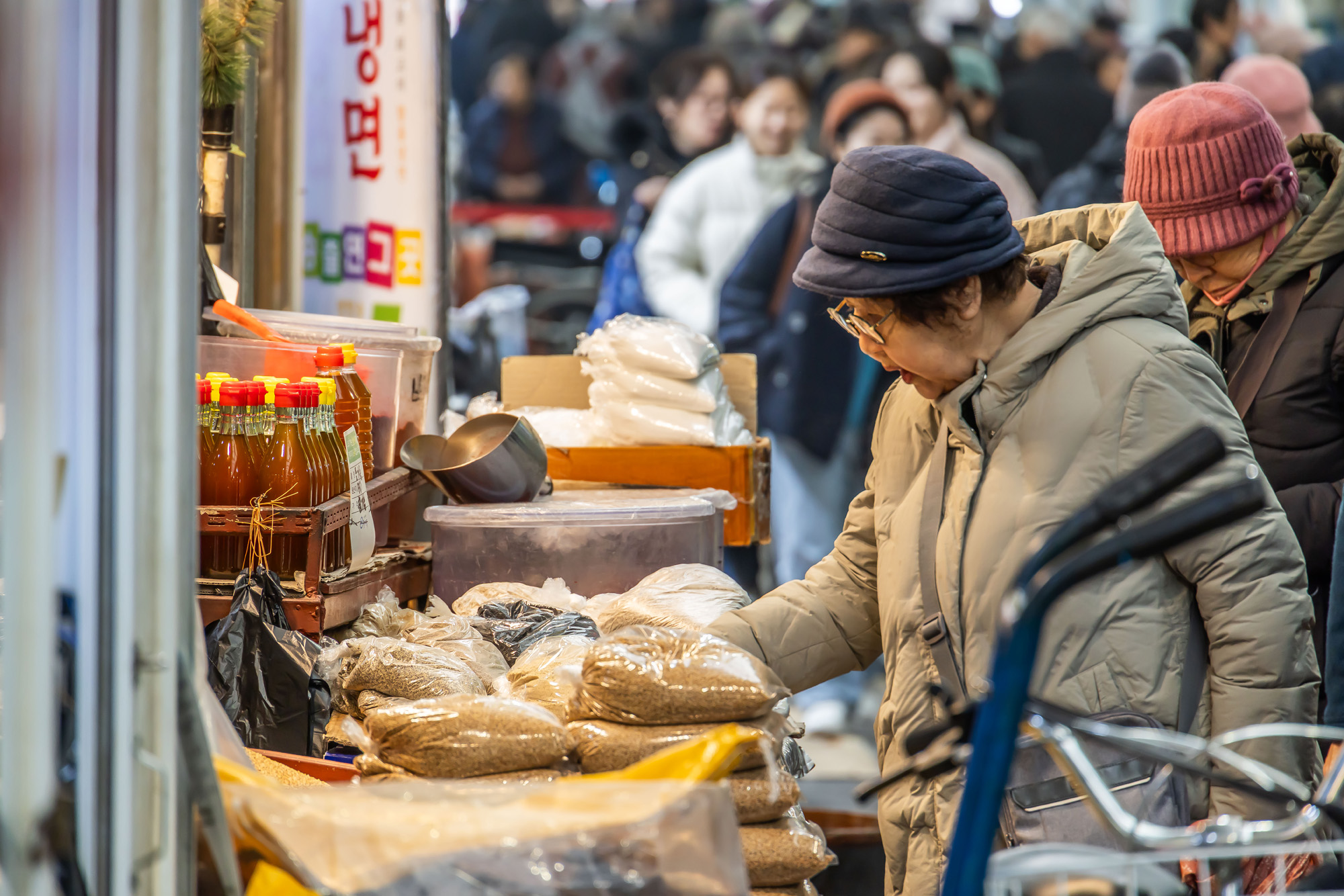 사회;세태;명절;명절스케치;설날;설전통시장스케치;경동시장;설제수용품구매;설명절;설장보기
