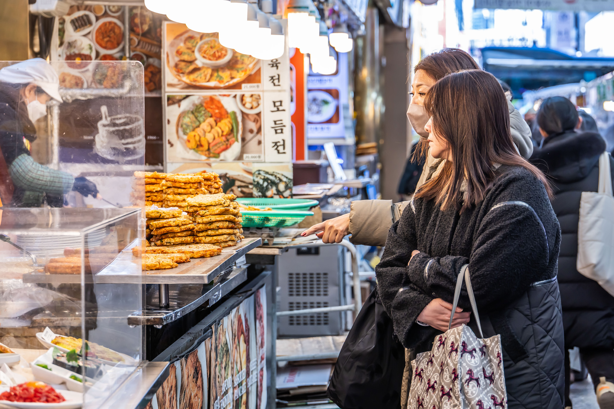 사회;세태;명절;명절스케치;설날;설전통시장스케치;광장시장;설제수용품구매;설명절;설장보기